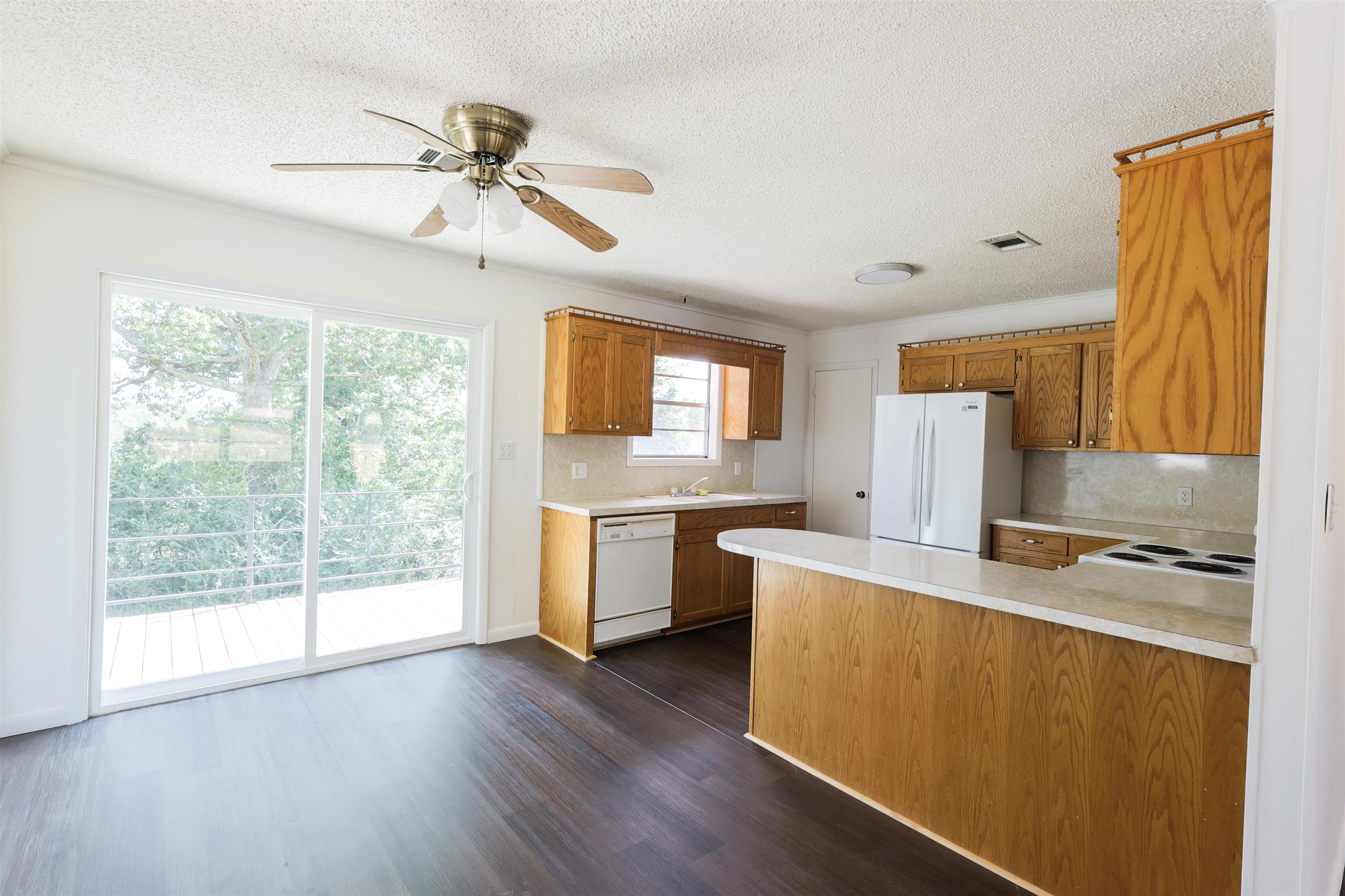 700 Wideman Road Property Photo 9