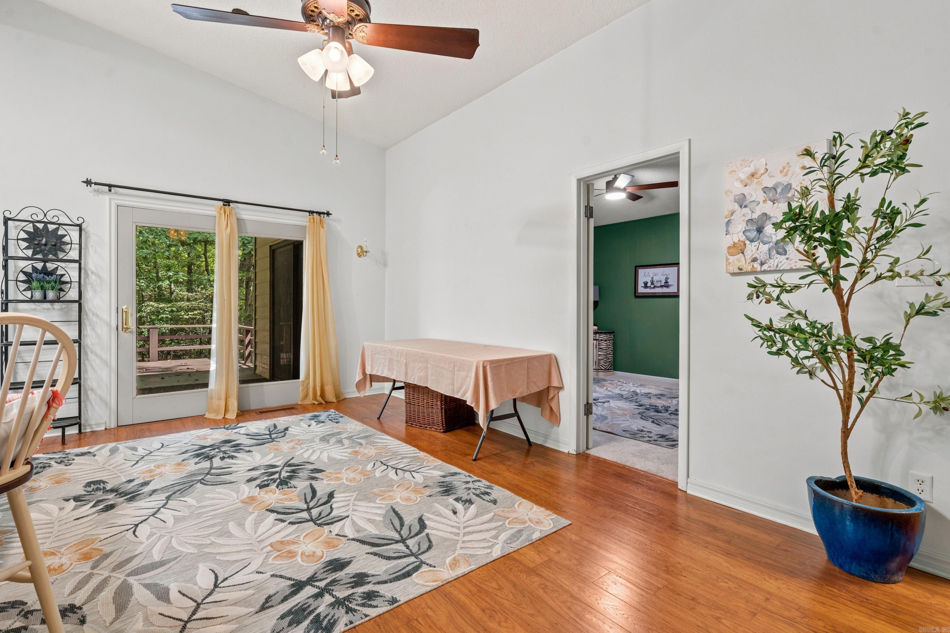 27 Valls Lane Property Photo 12