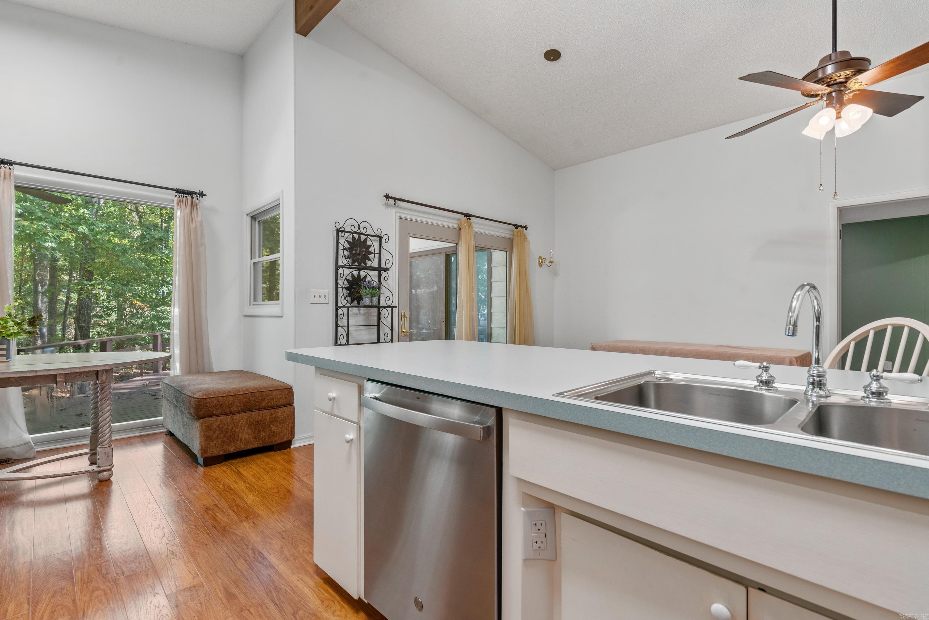 27 Valls Lane Property Photo 19