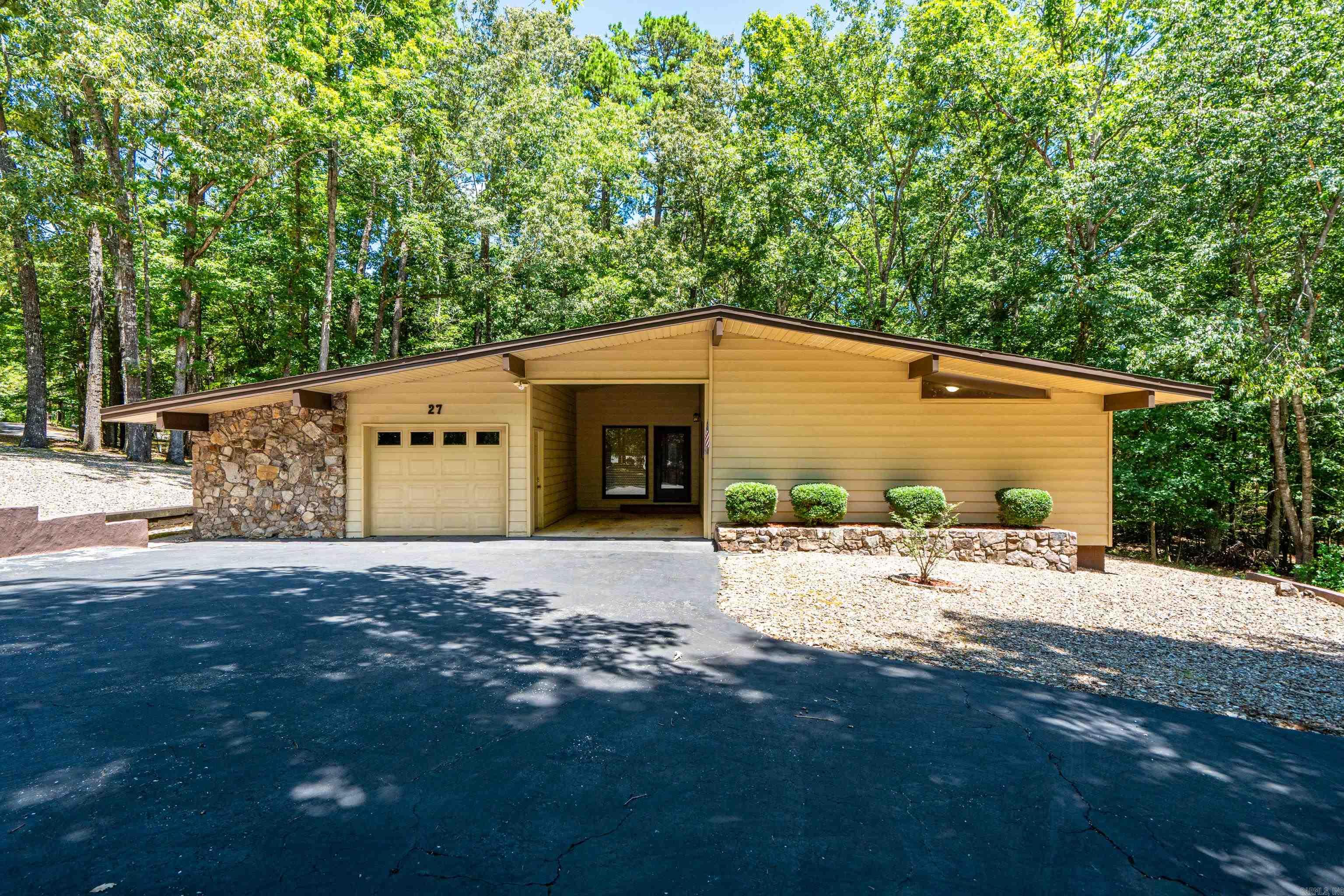 27 Valls Lane Property Photo 45