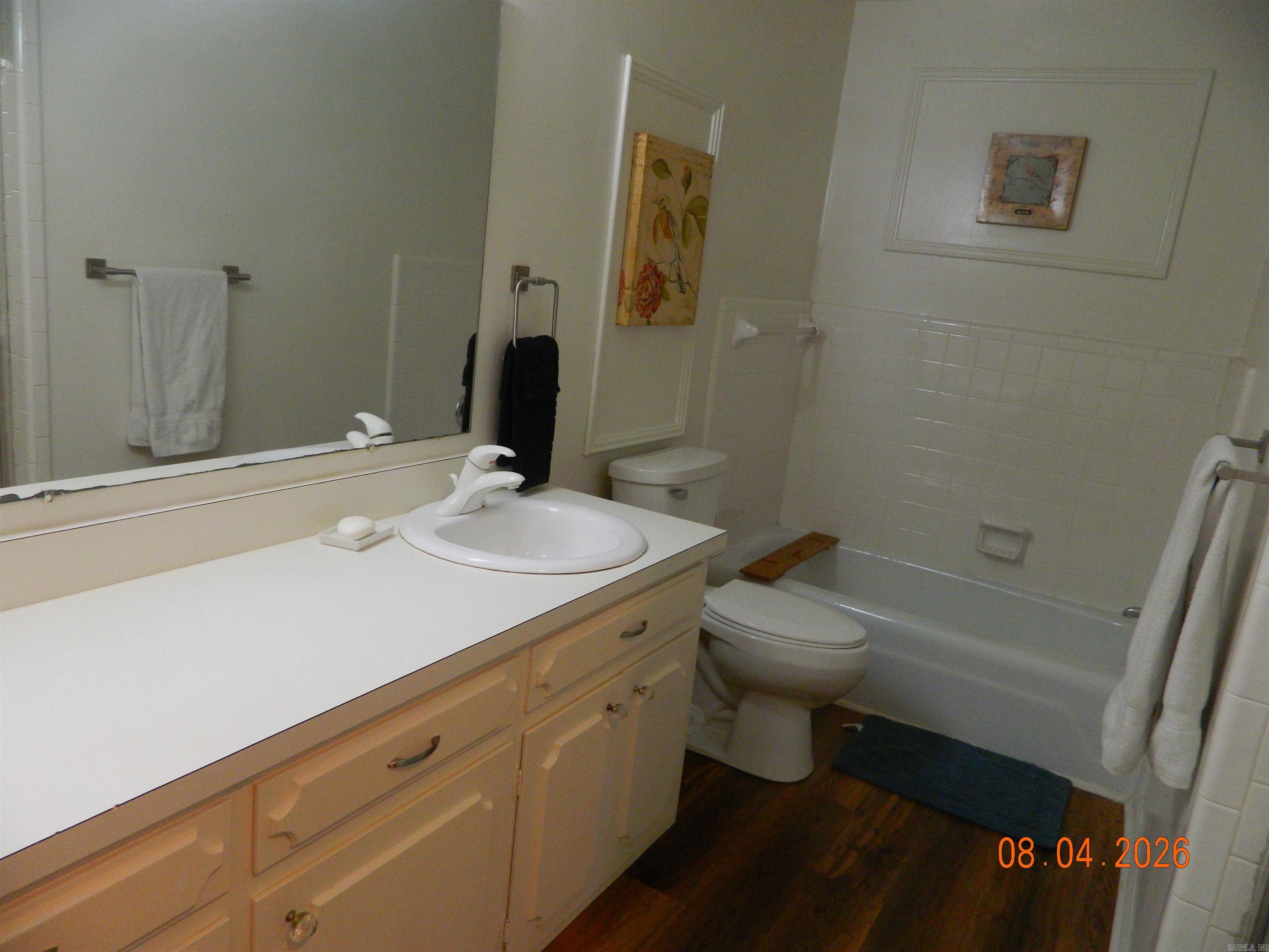 121 Leewood Drive Property Photo 3