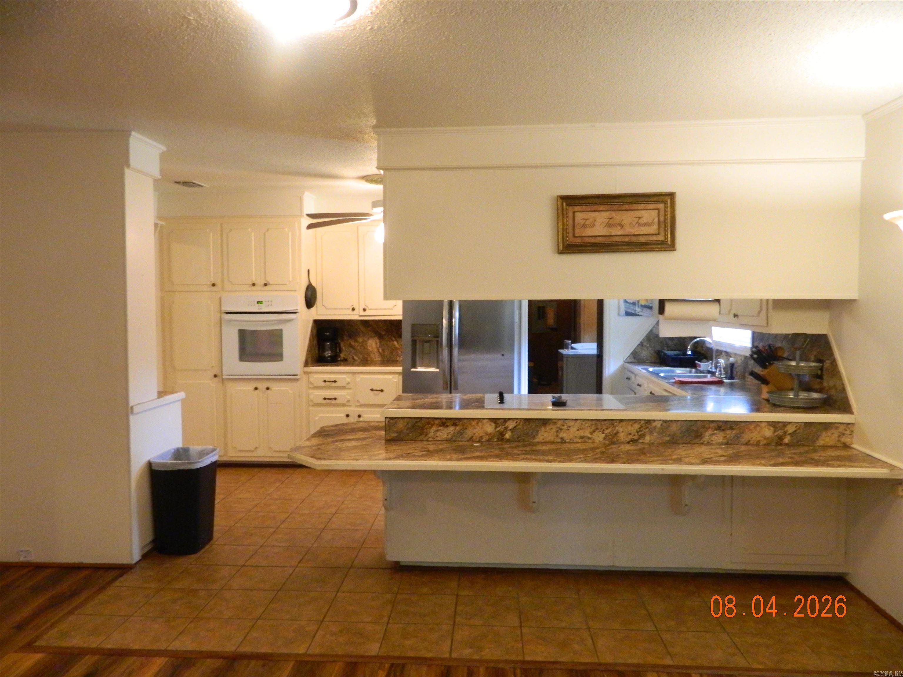 121 Leewood Drive Property Photo 9