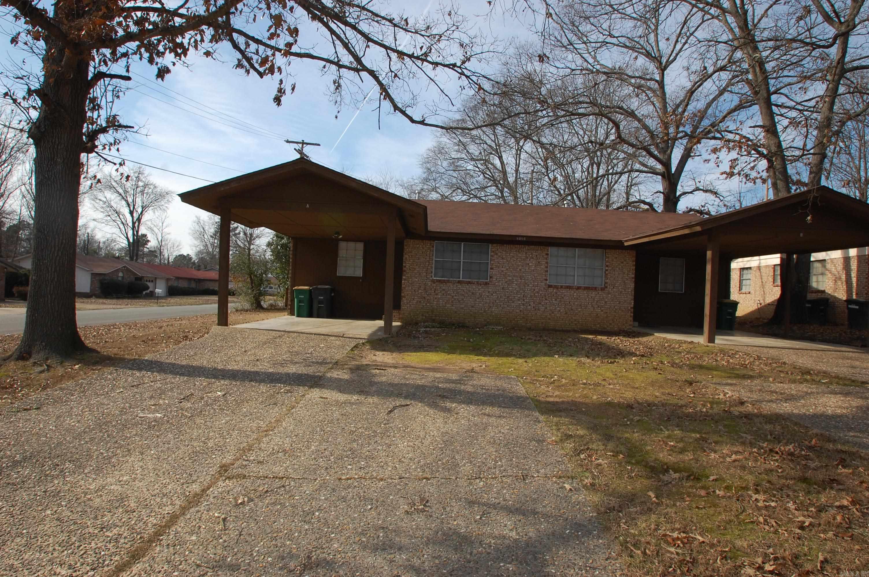 8205 E Woodview Drive Property Photo 1