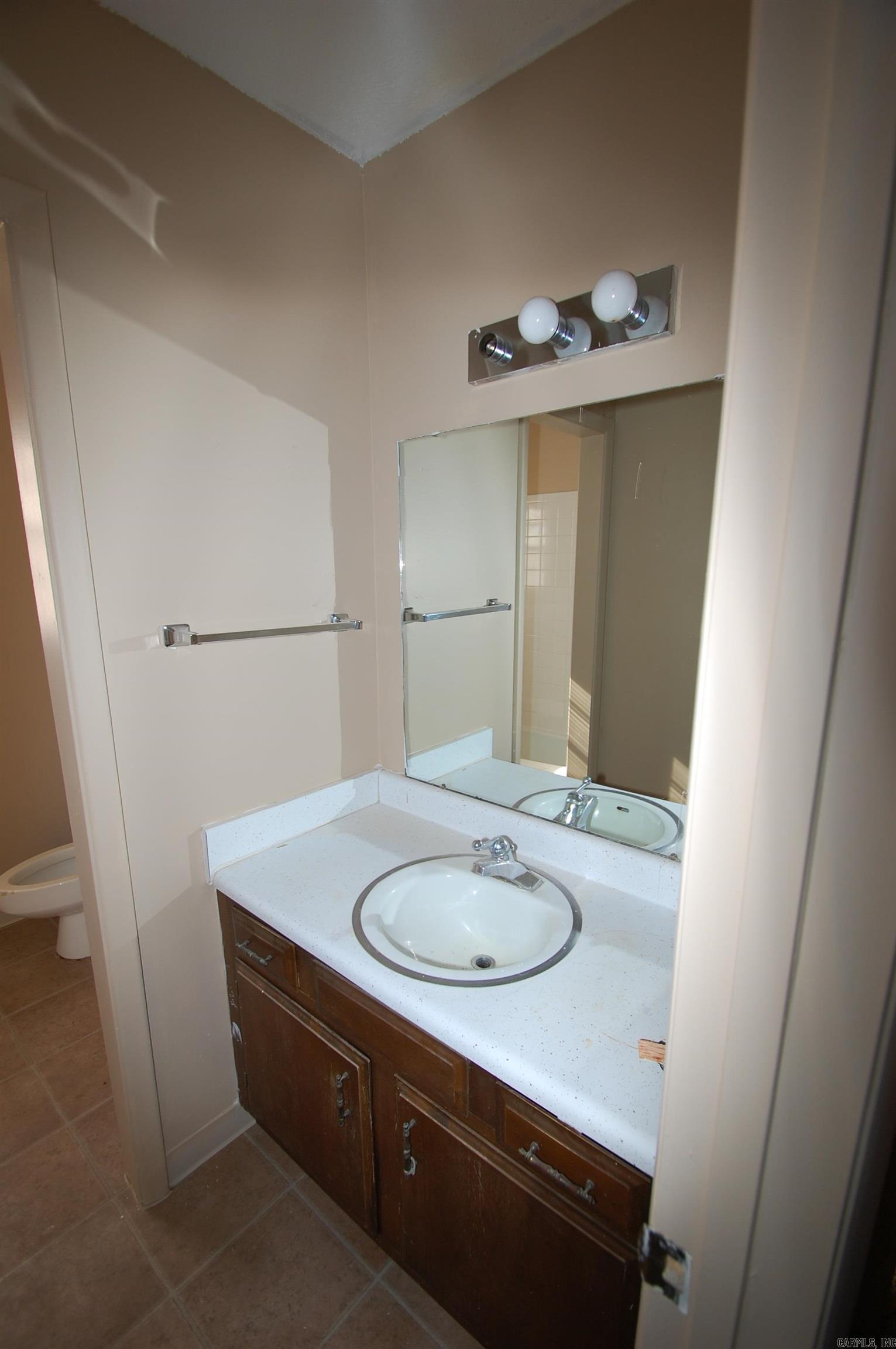 8205 E Woodview Drive Property Photo 7