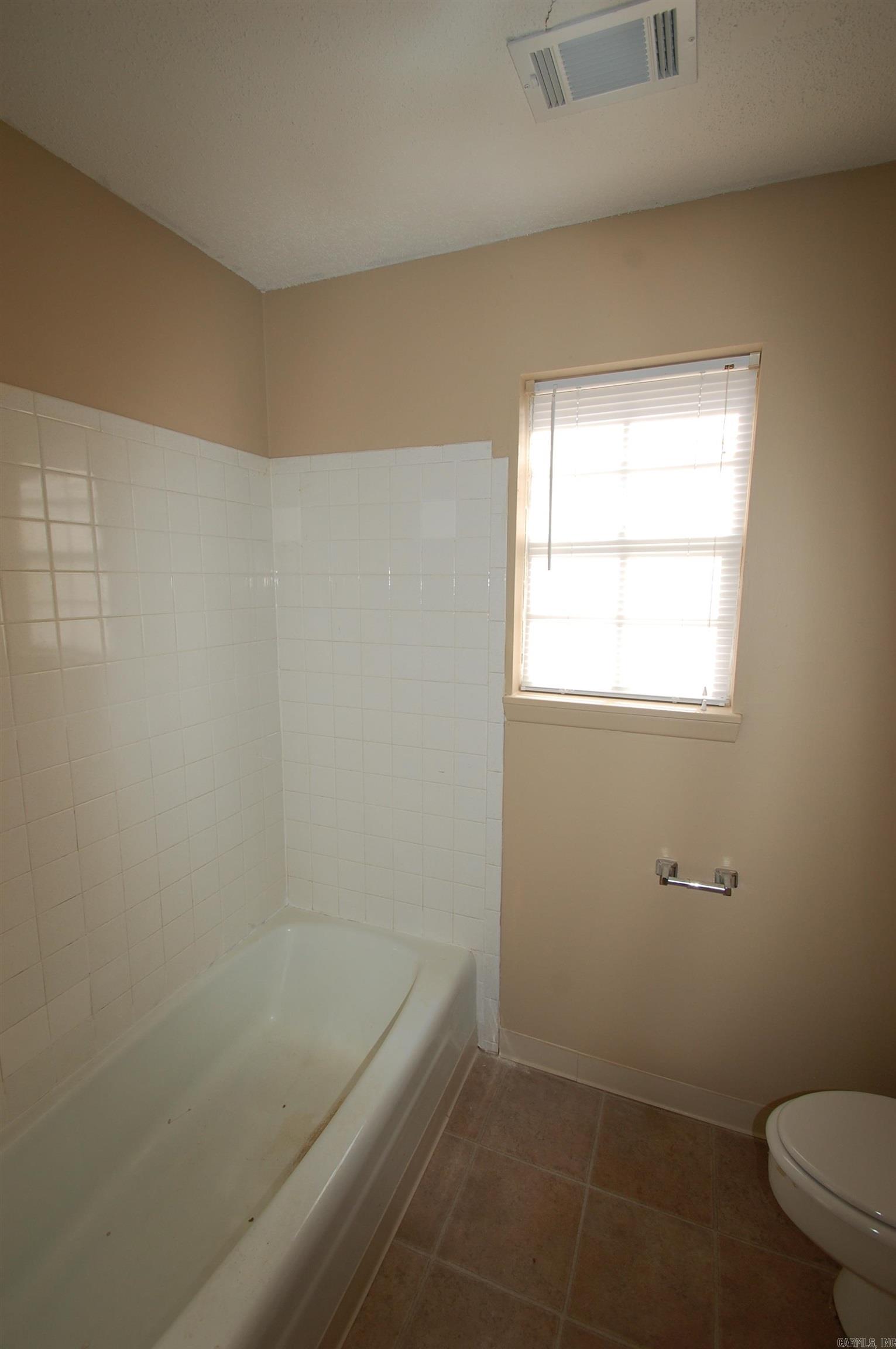 8205 E Woodview Drive Property Photo 8
