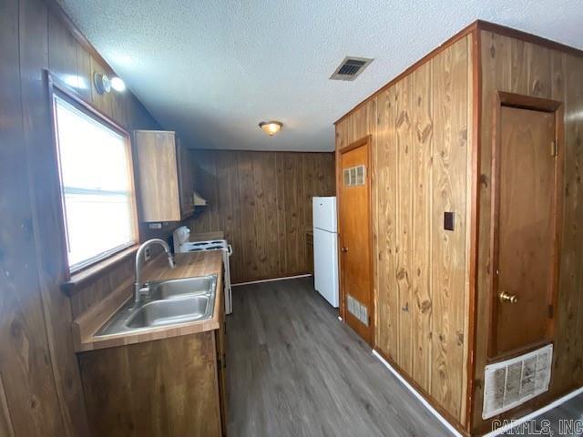 1505 N Poplar Street Property Photo 10