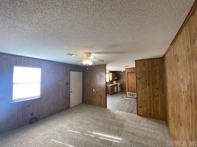 1505 N Poplar Street Property Photo 11