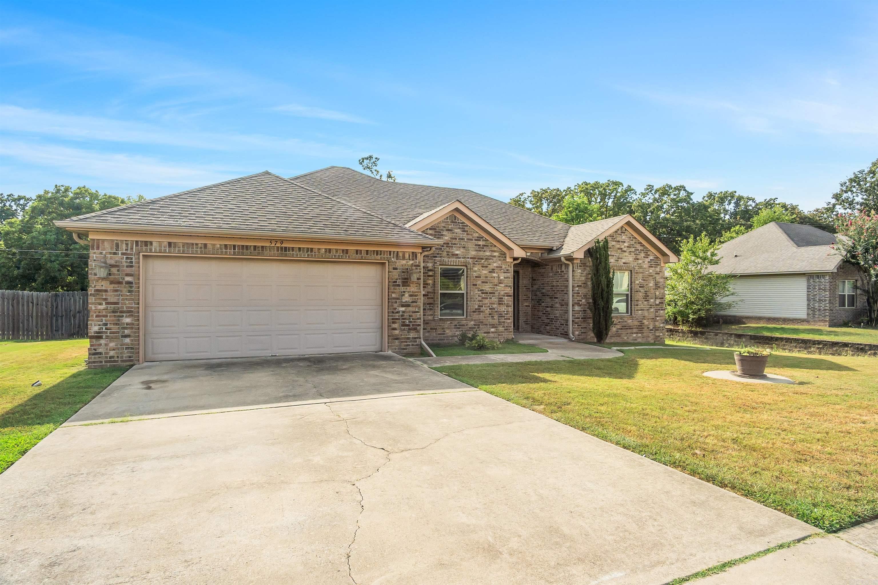579 Crepe Myrtle Loop Property Photo 2