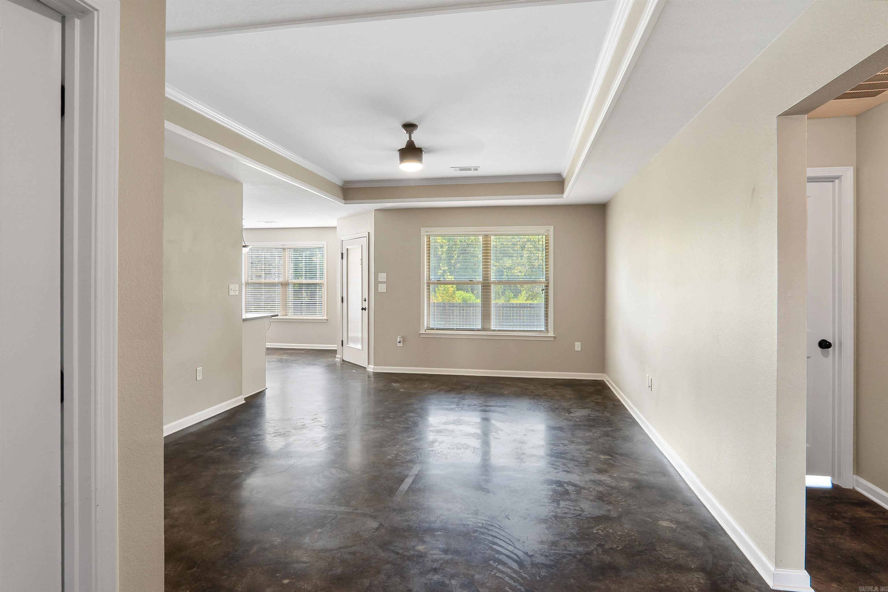 579 Crepe Myrtle Loop Property Photo 6