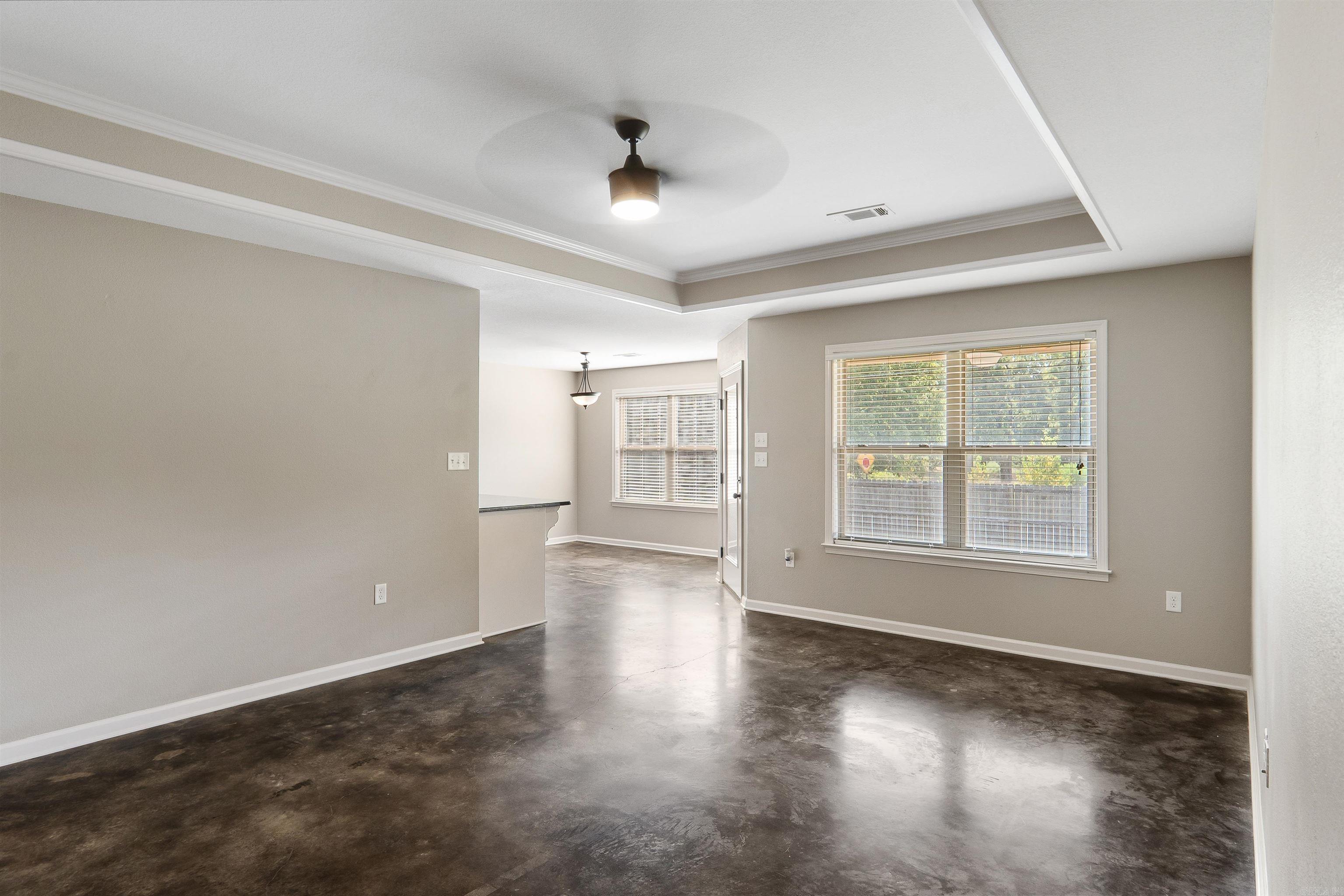 579 Crepe Myrtle Loop Property Photo 7