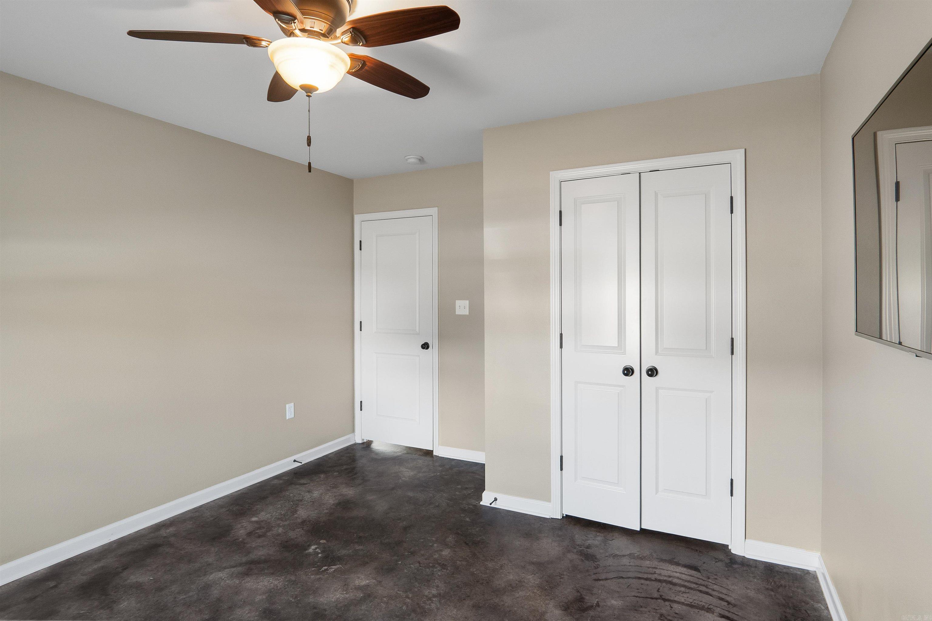 579 Crepe Myrtle Loop Property Photo 9