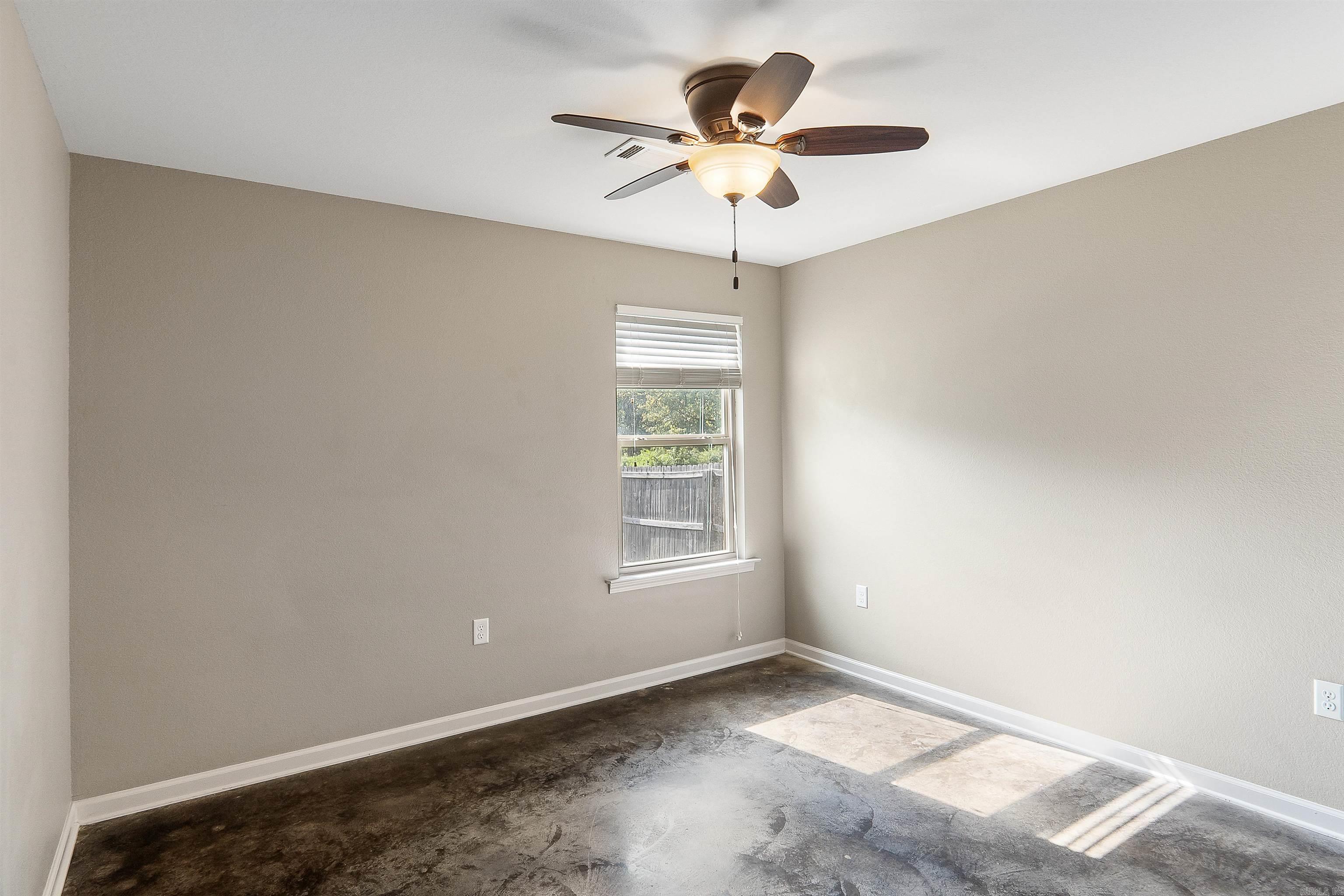 579 Crepe Myrtle Loop Property Photo 13
