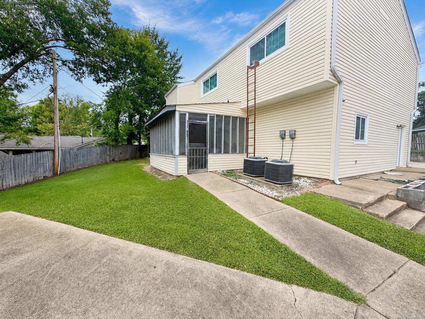 1419 Hunter Street Property Photo 3