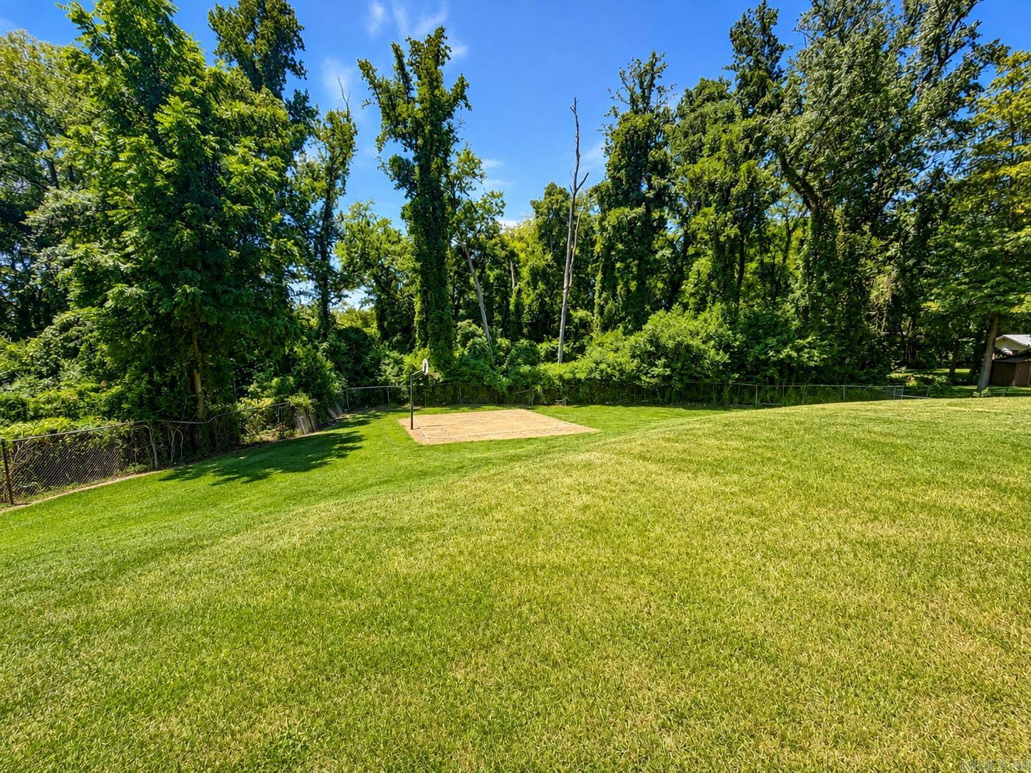 1419 Hunter Street Property Photo 4