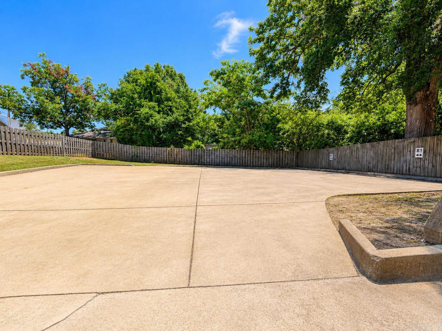 1419 Hunter Street Property Photo 5