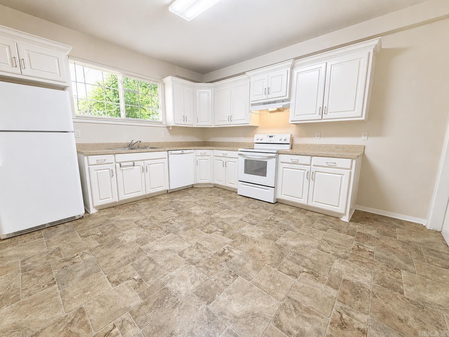 1419 Hunter Street Property Photo 8