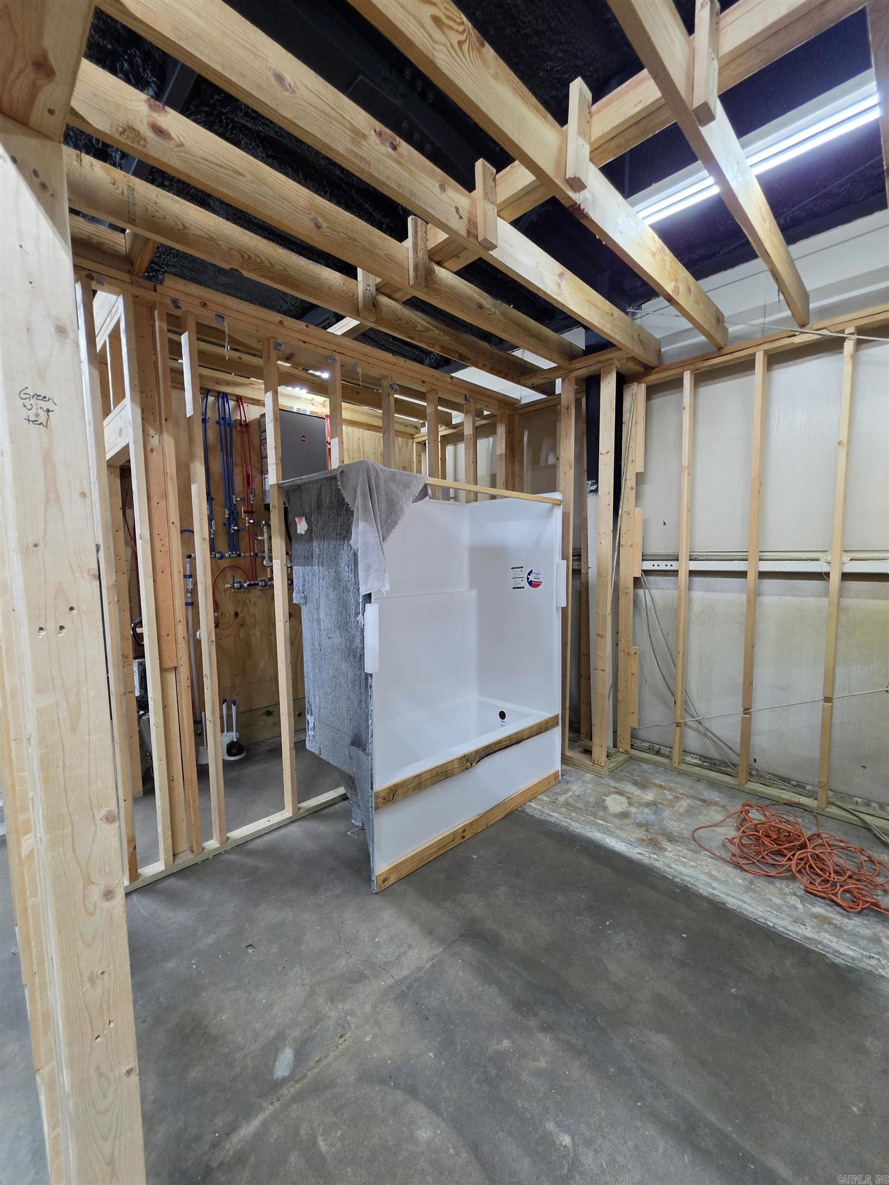 105 S Main St Property Photo 12