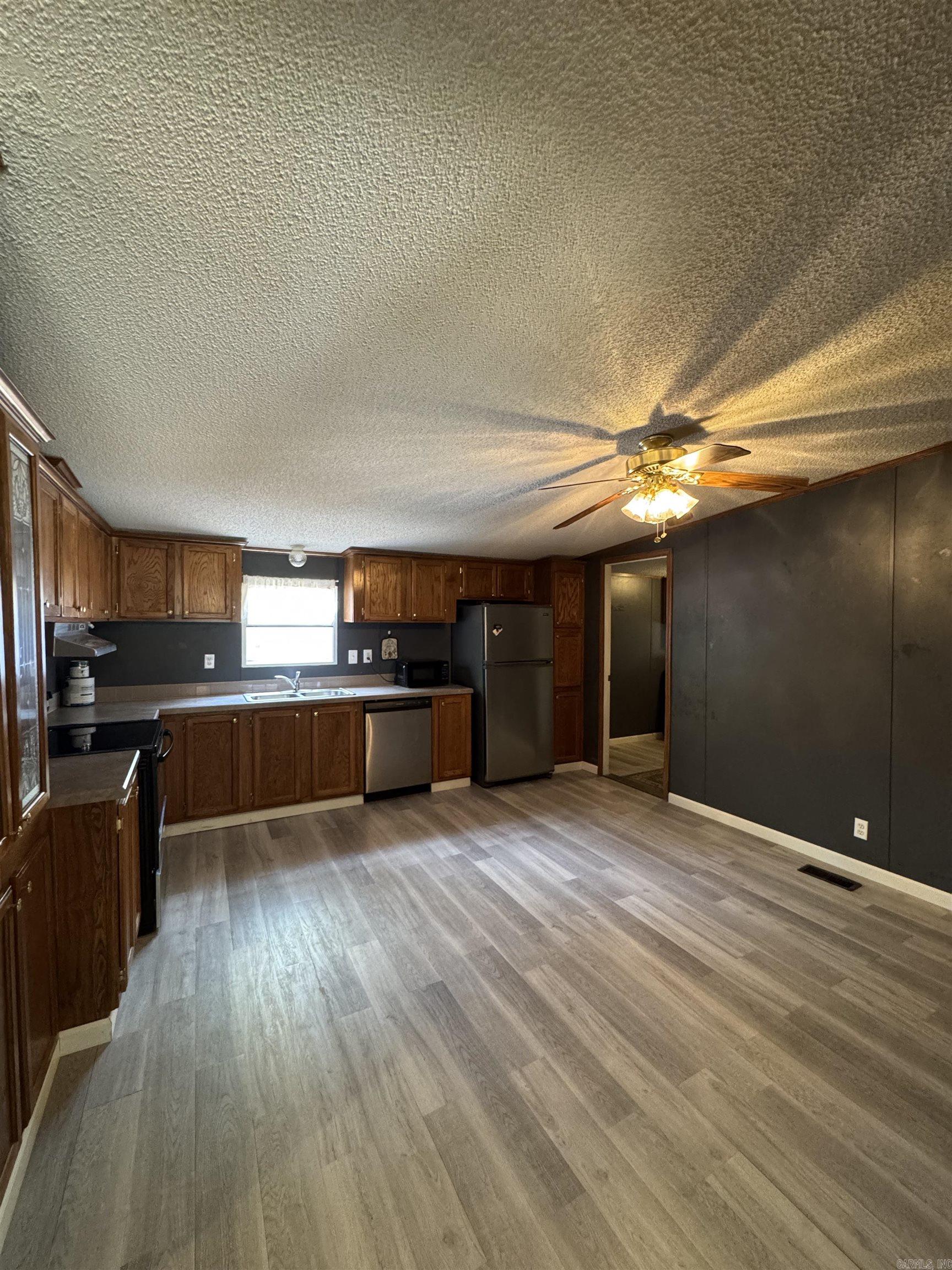 40 Tony Lane Property Photo 11