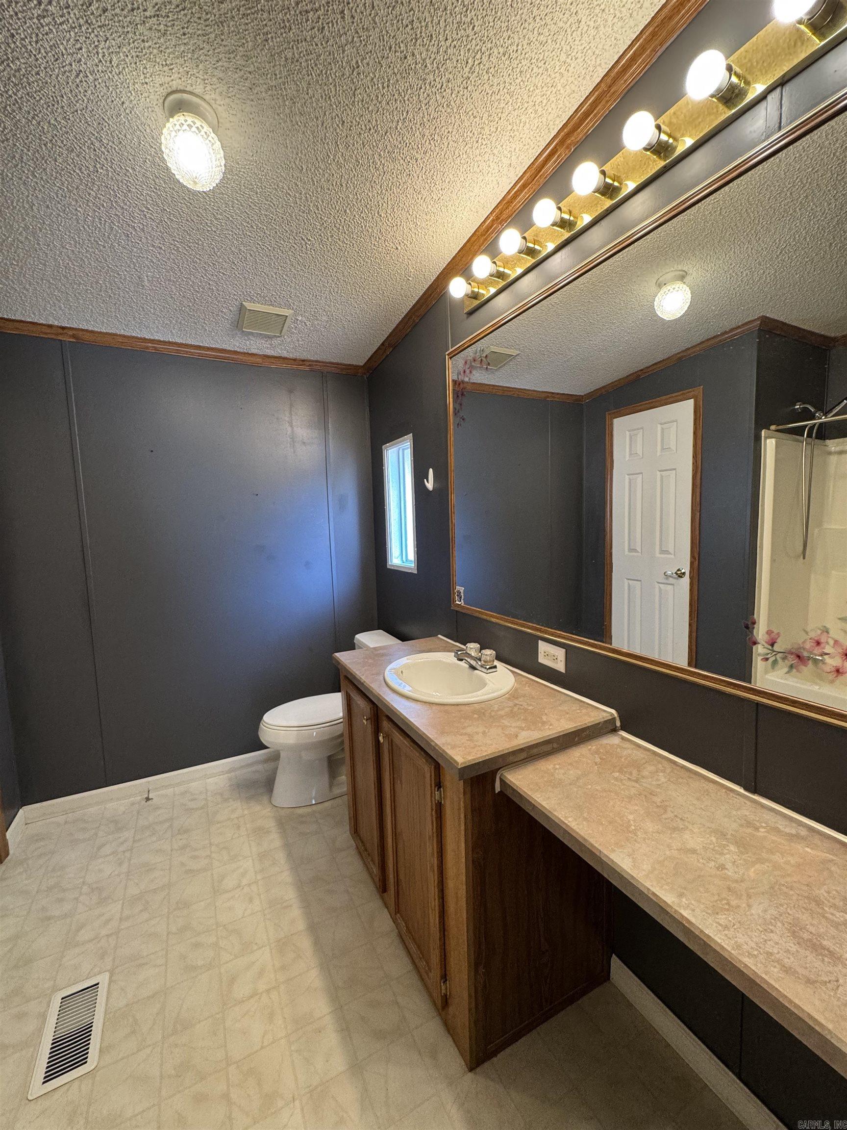 40 Tony Lane Property Photo 18