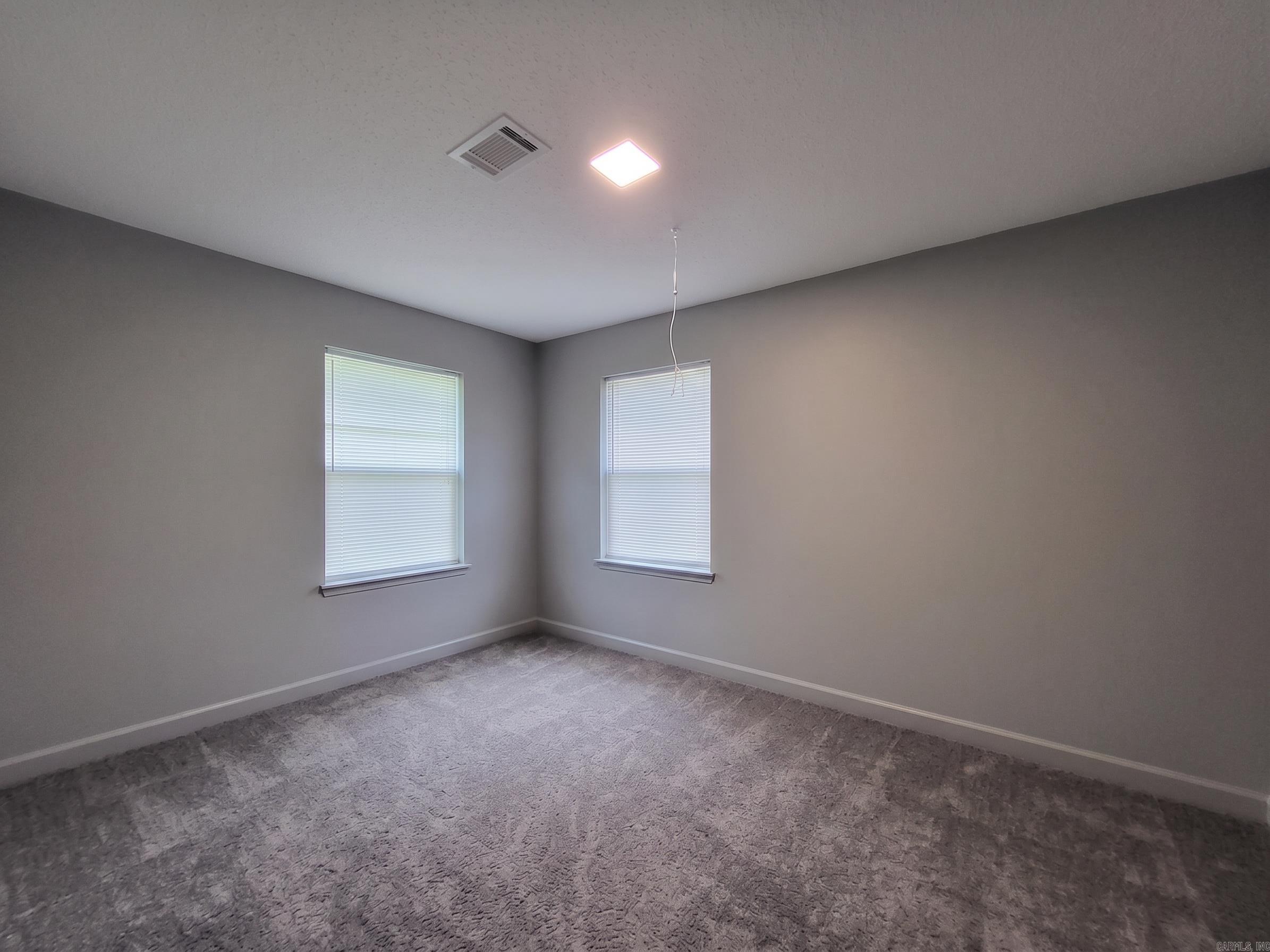 8805 Claremont Avenue Property Photo 12