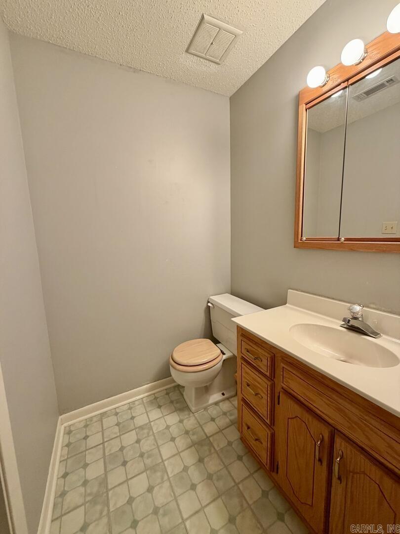 613 Greenbriar Drive Property Photo 18