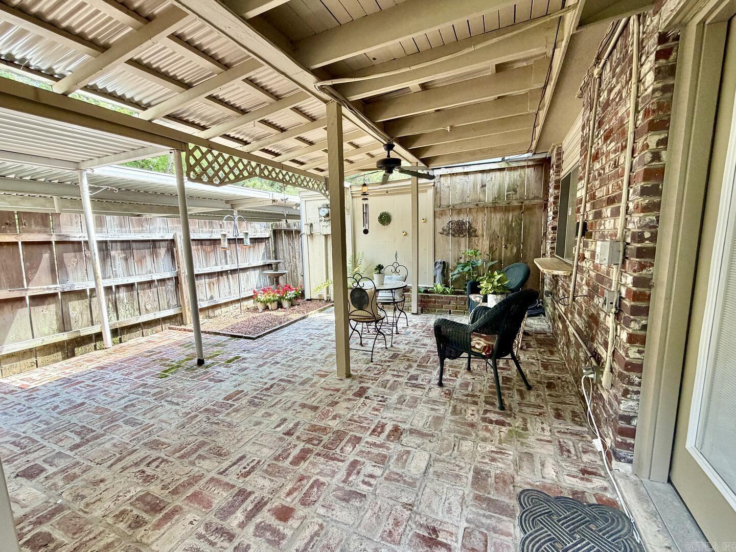 613 Greenbriar Drive Property Photo 29