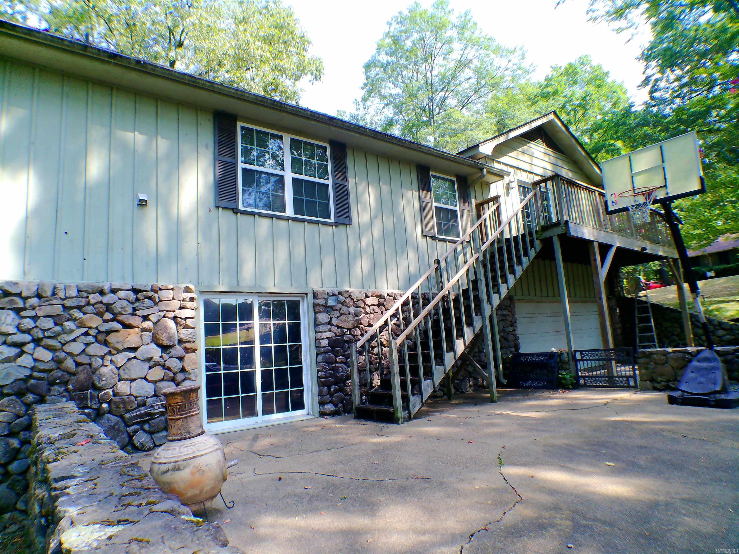 1 Ivy Circle Property Photo 2