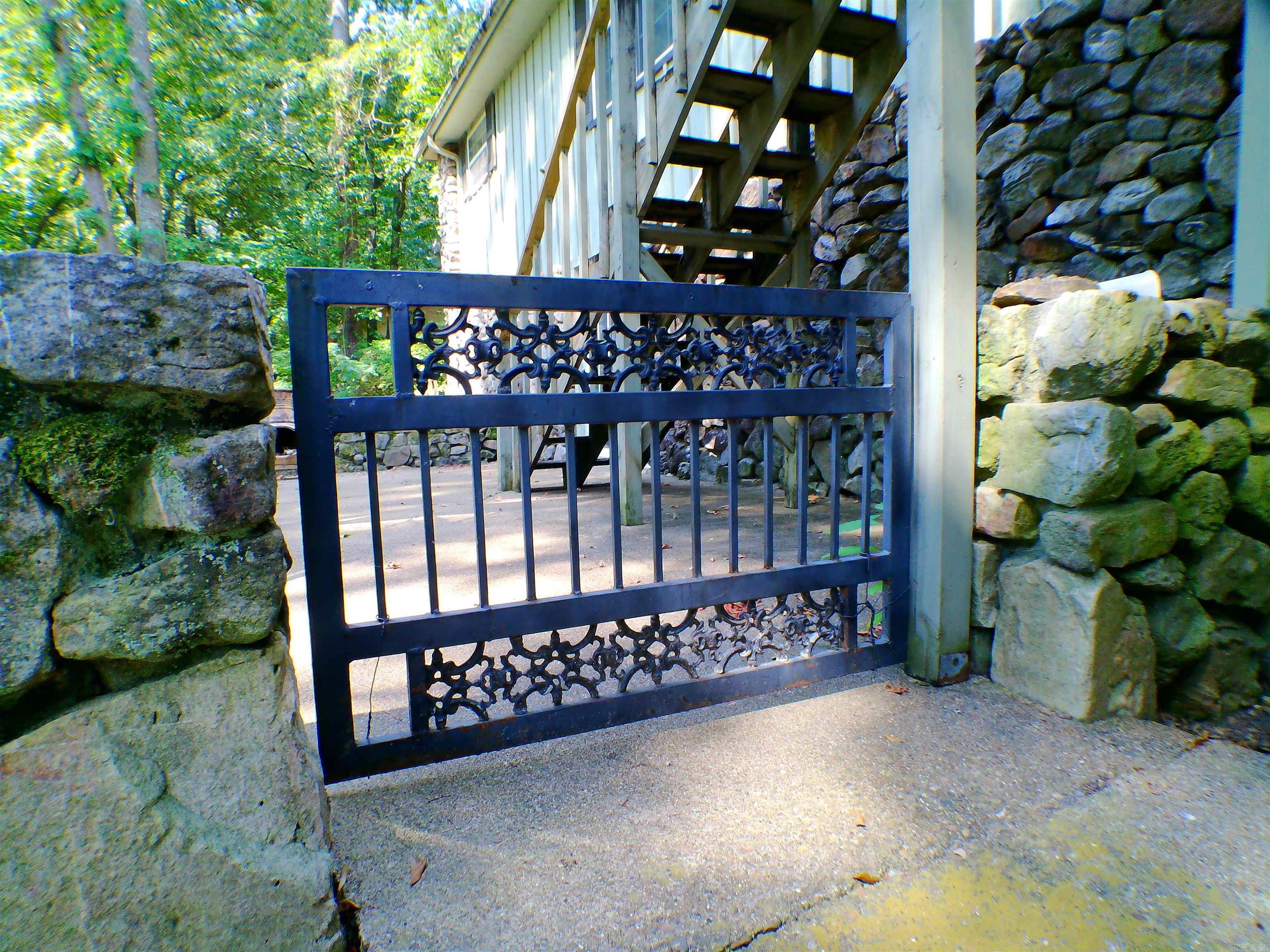 1 Ivy Circle Property Photo 3