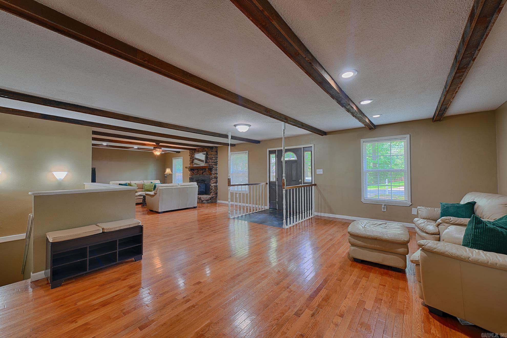 1 Ivy Circle Property Photo 4