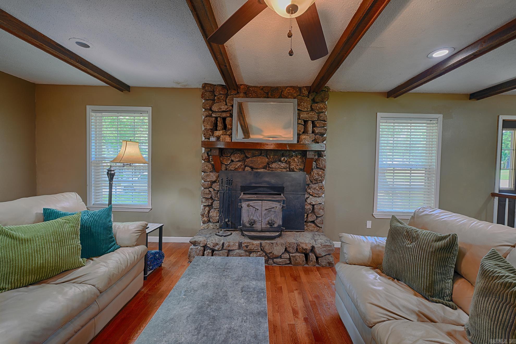 1 Ivy Circle Property Photo 5