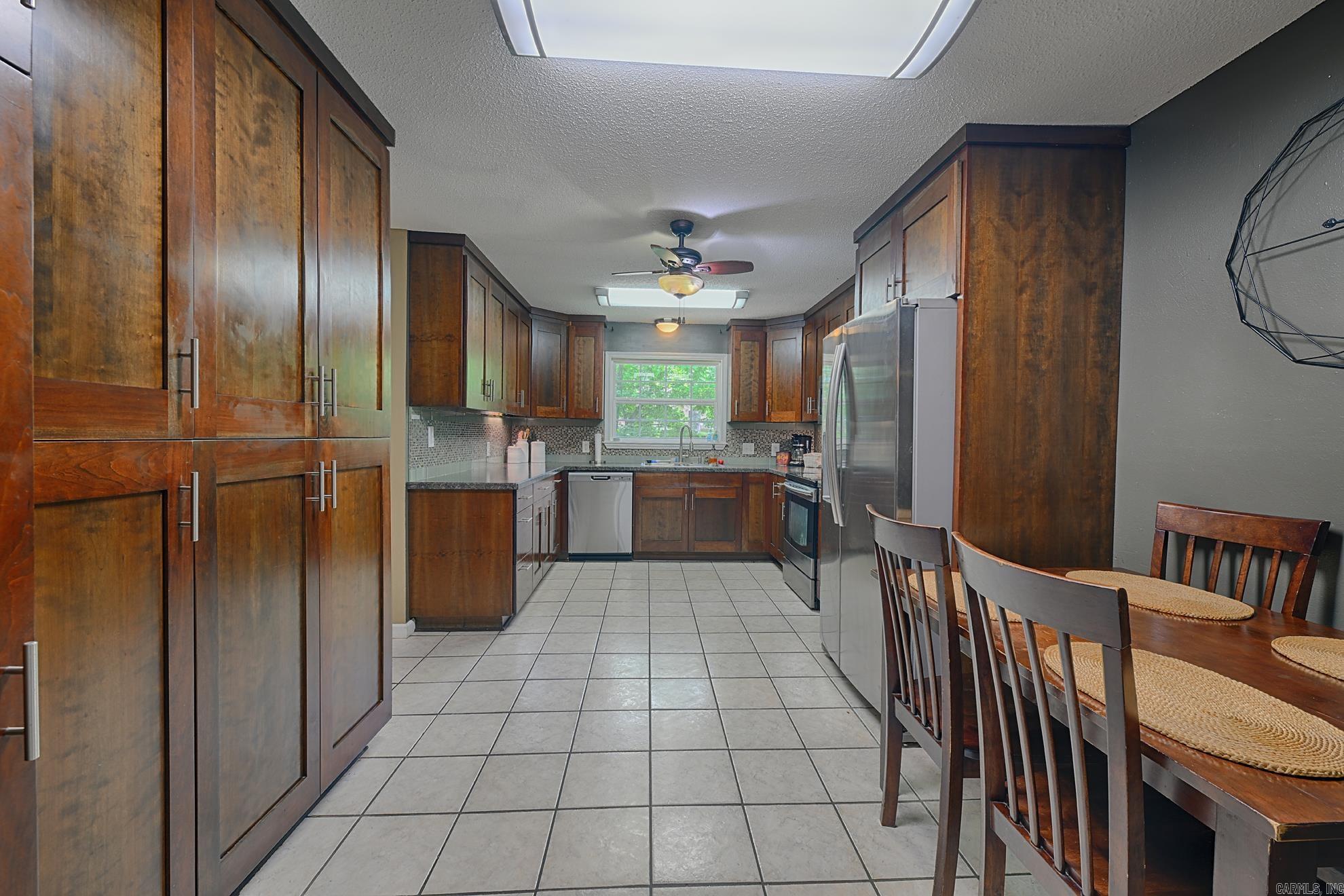1 Ivy Circle Property Photo 9