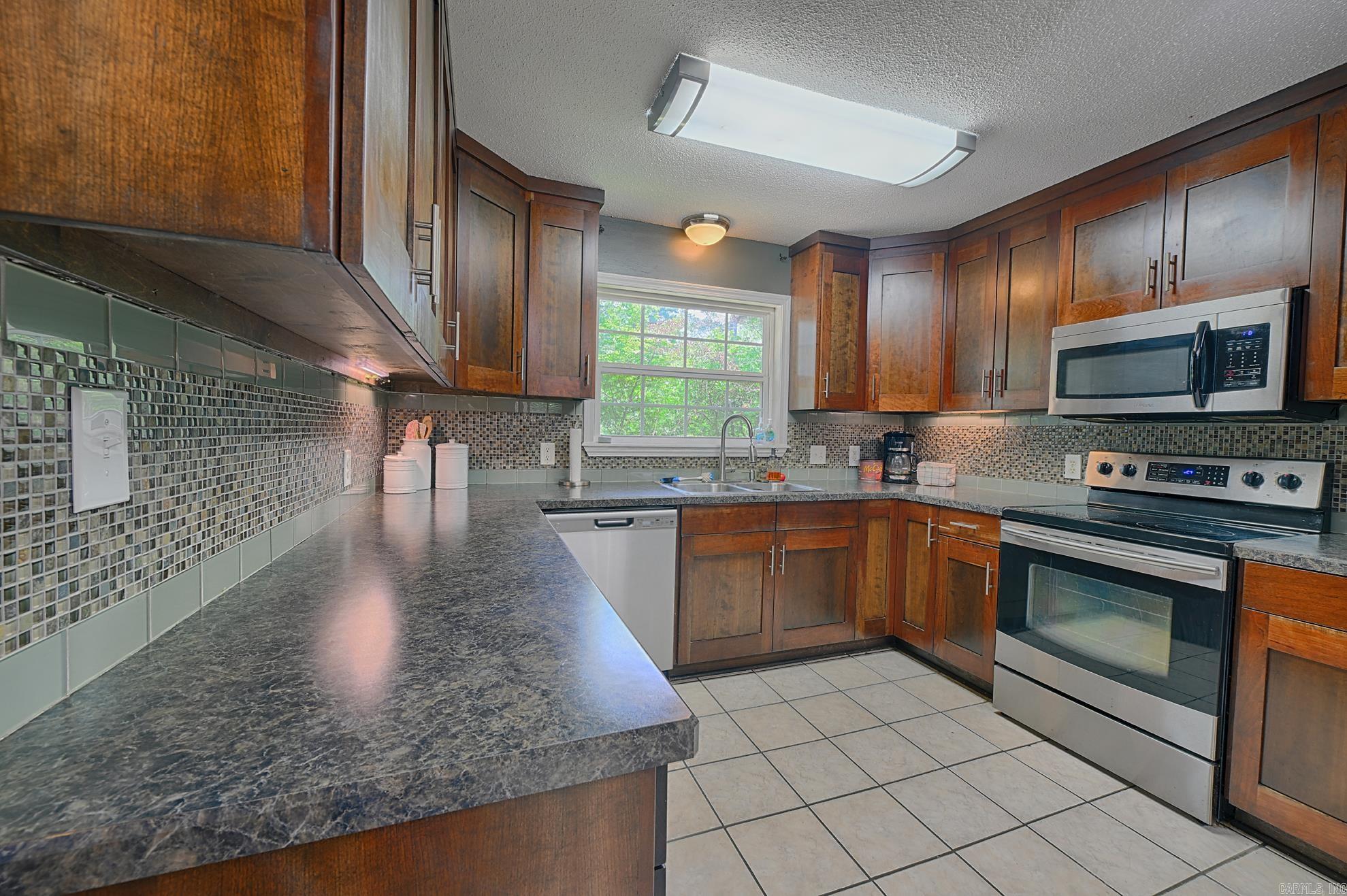 1 Ivy Circle Property Photo 10