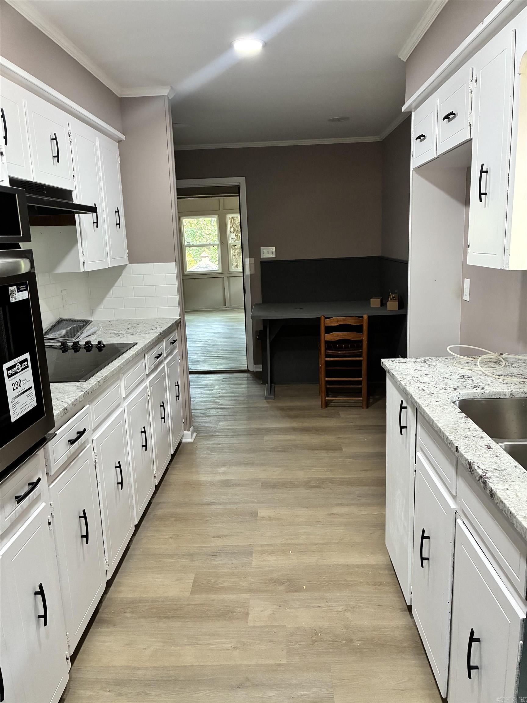 44 Greenview Circle Property Photo 6