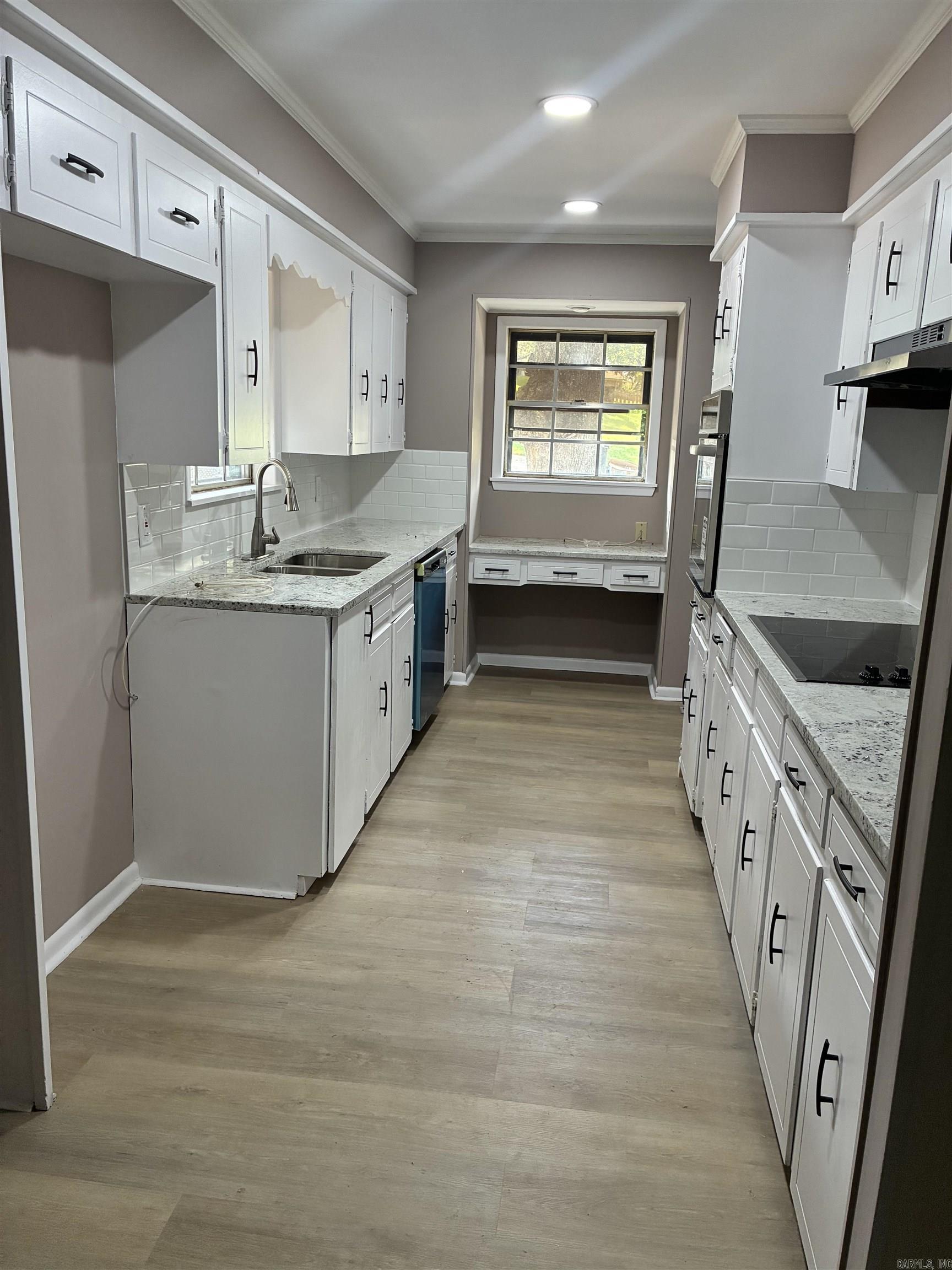 44 Greenview Circle Property Photo 8