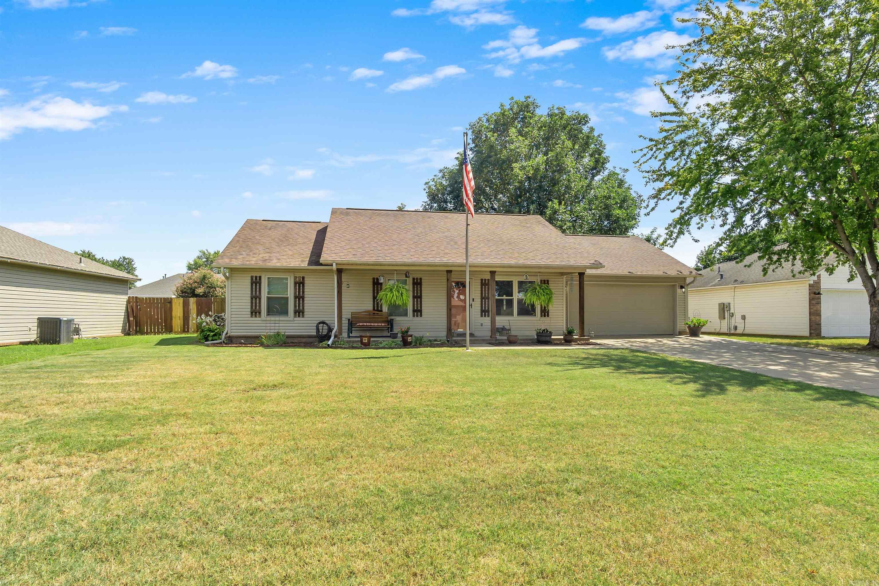 19 Buttercup Lane Property Photo 1