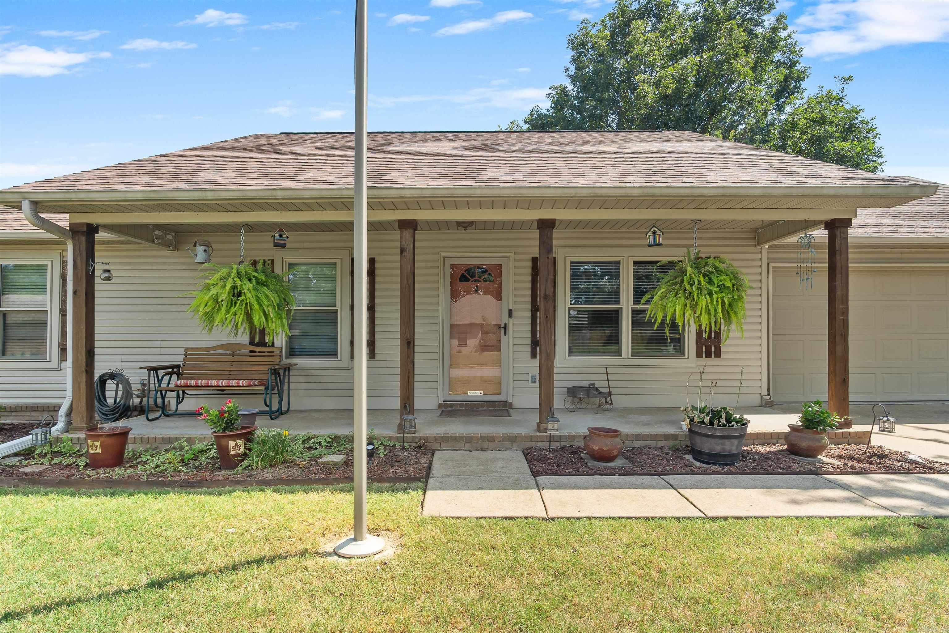 19 Buttercup Lane Property Photo 2