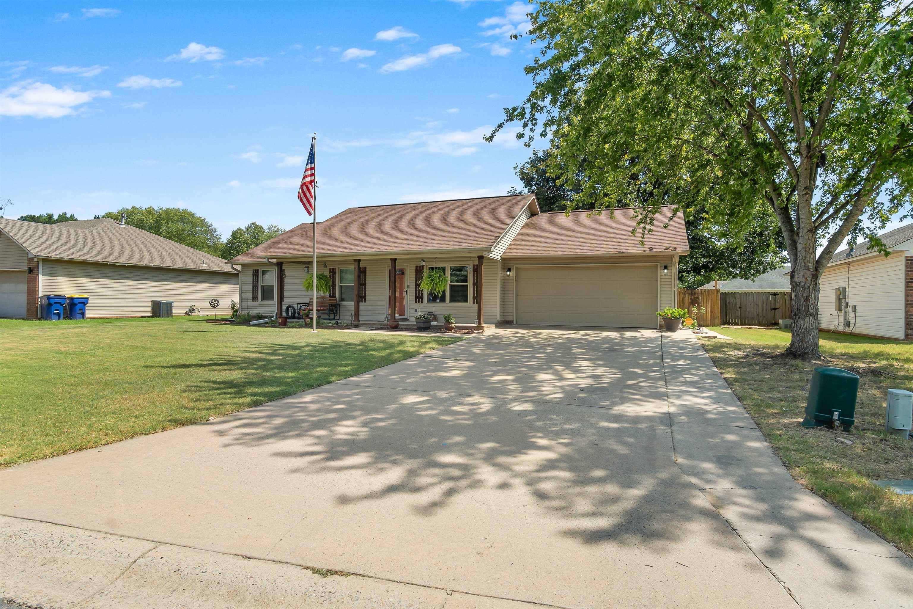19 Buttercup Lane Property Photo 4