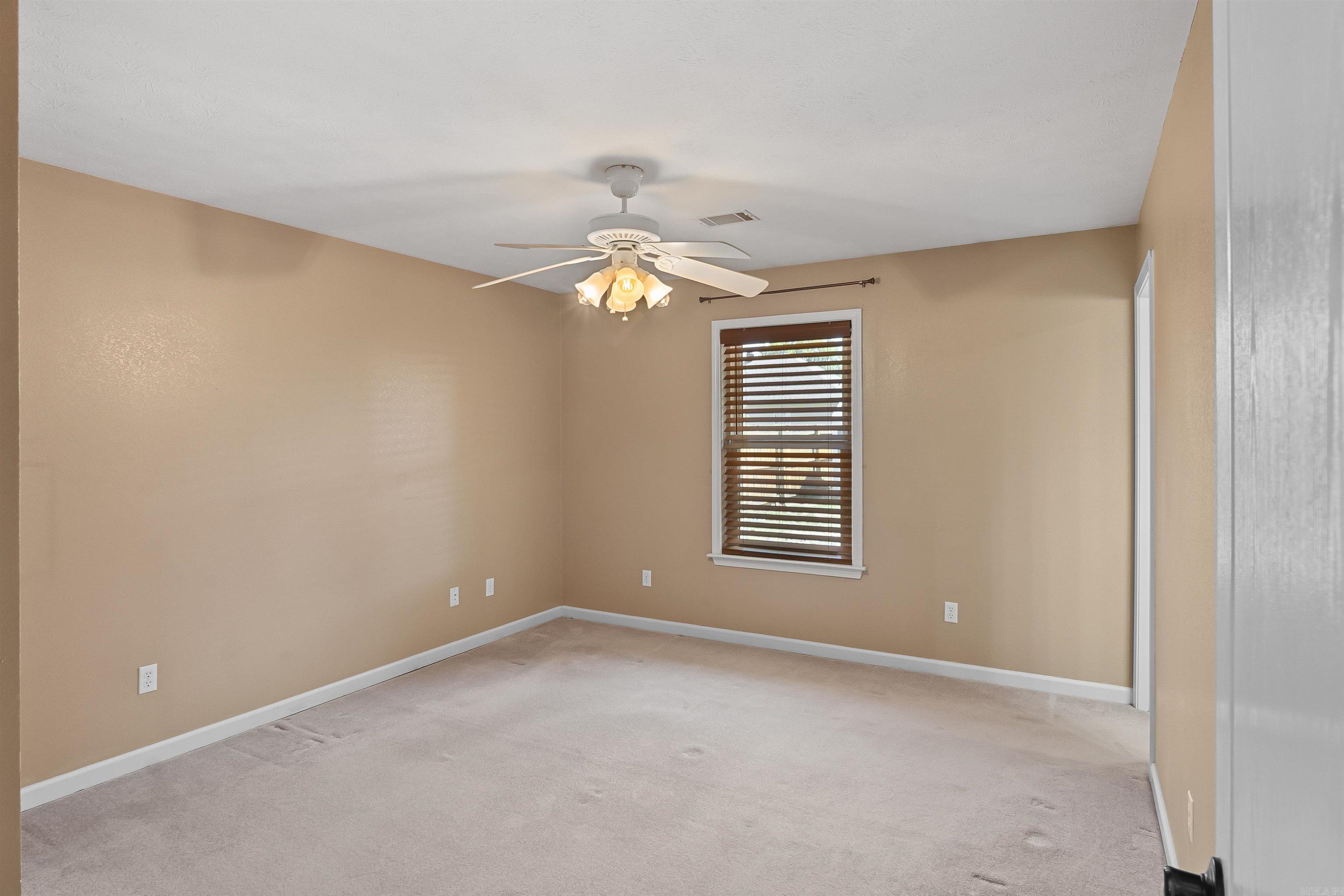 19 Buttercup Lane Property Photo 32