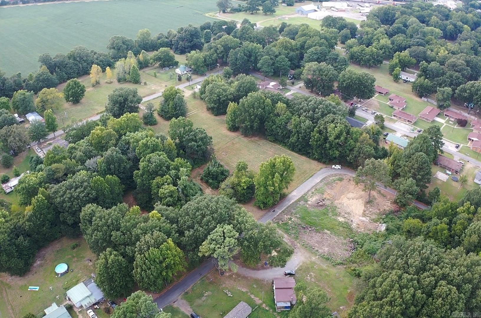1027 Hickory Street Property Photo 3