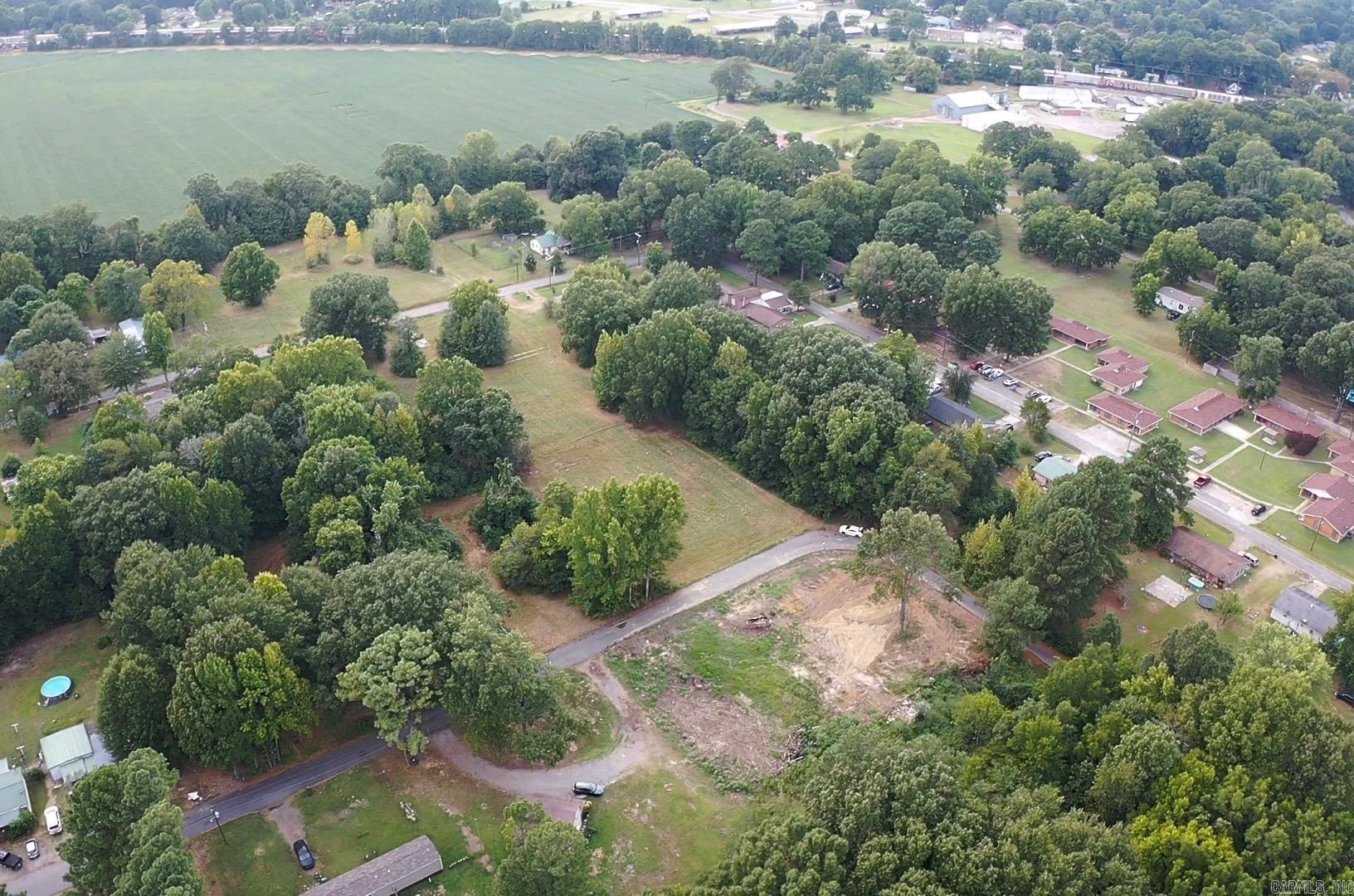 1027 Hickory Street Property Photo 4