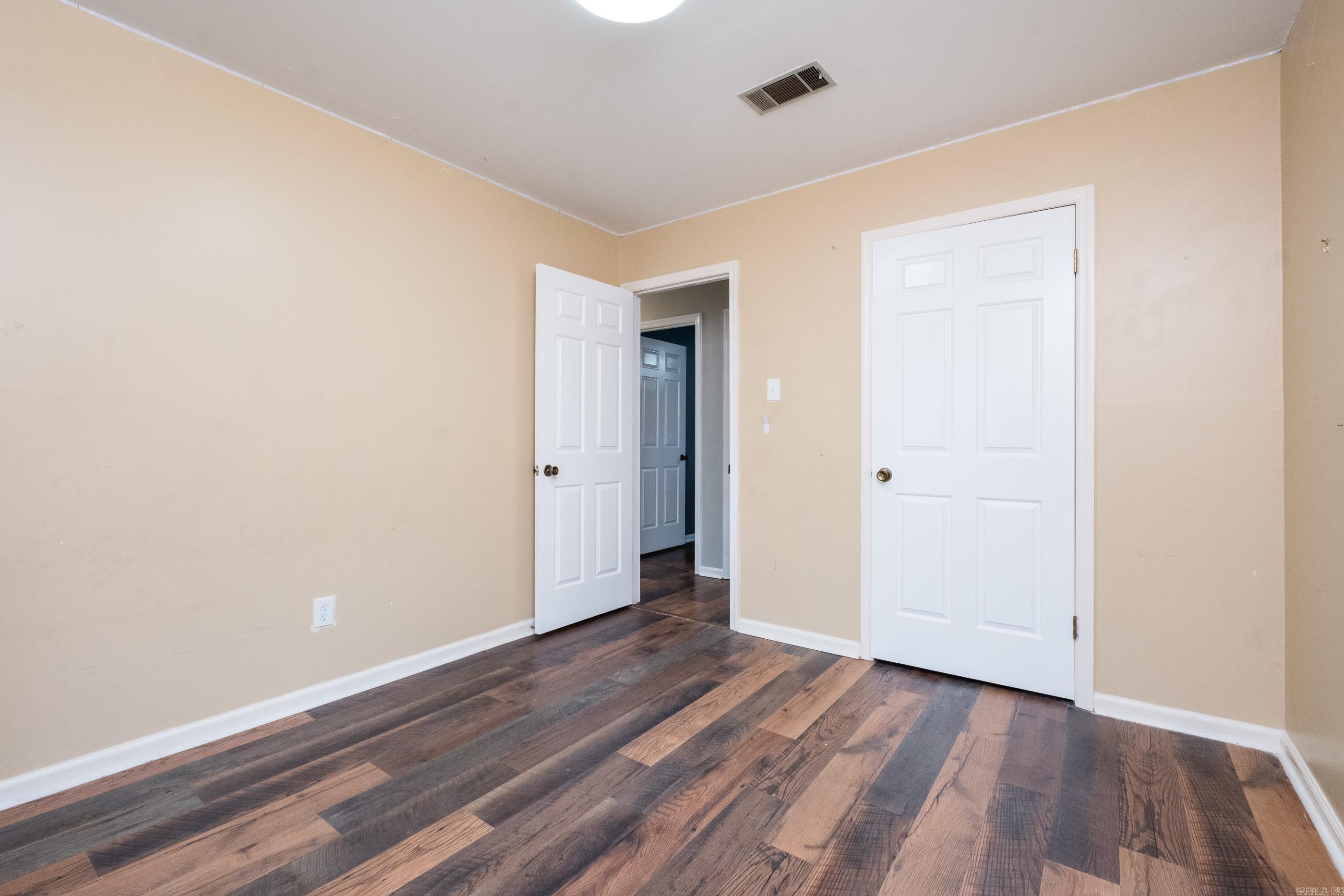 4 Oak Forest Cove Property Photo 16