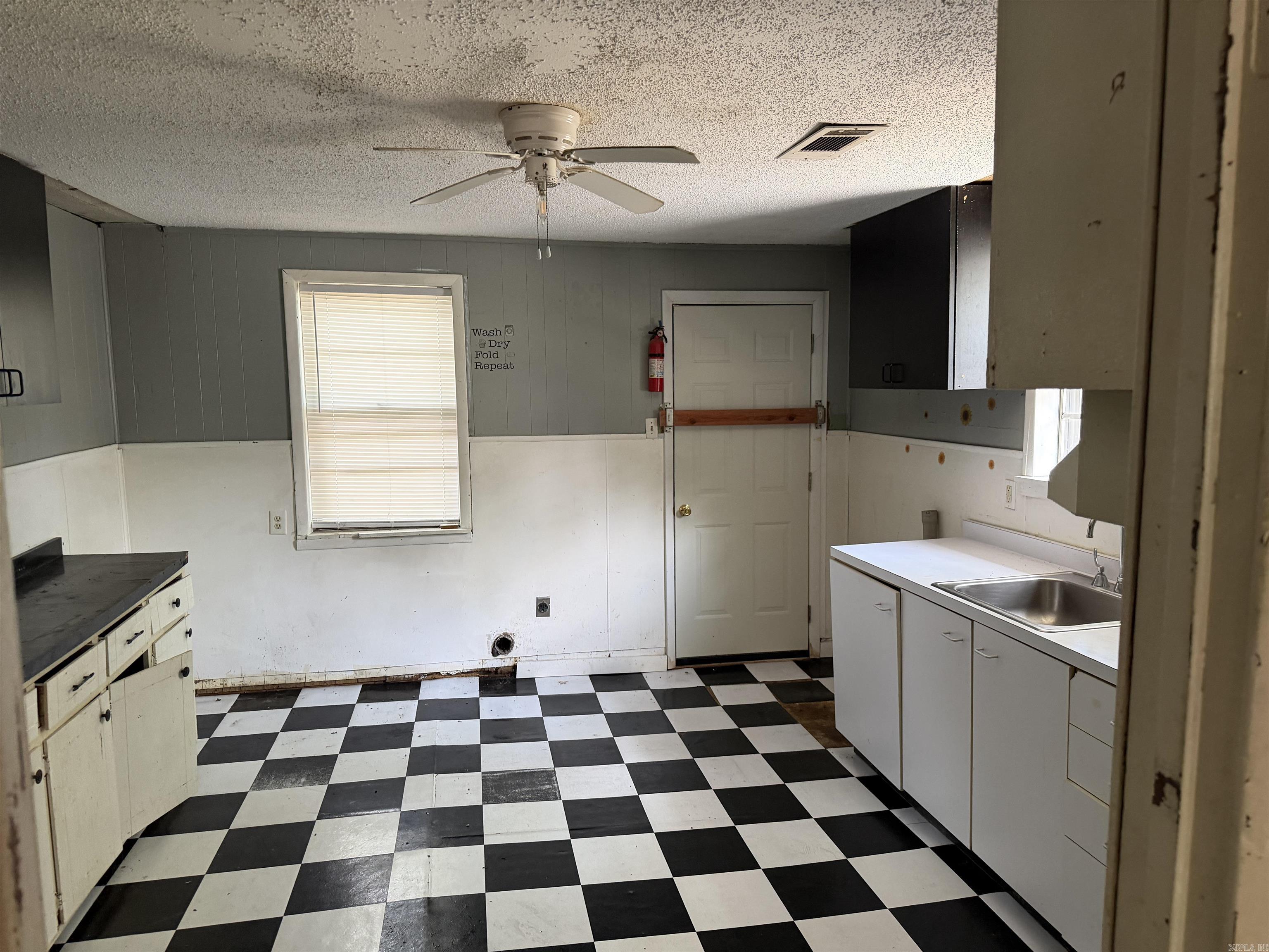 2403-2405 Roosevelt Property Photo 5