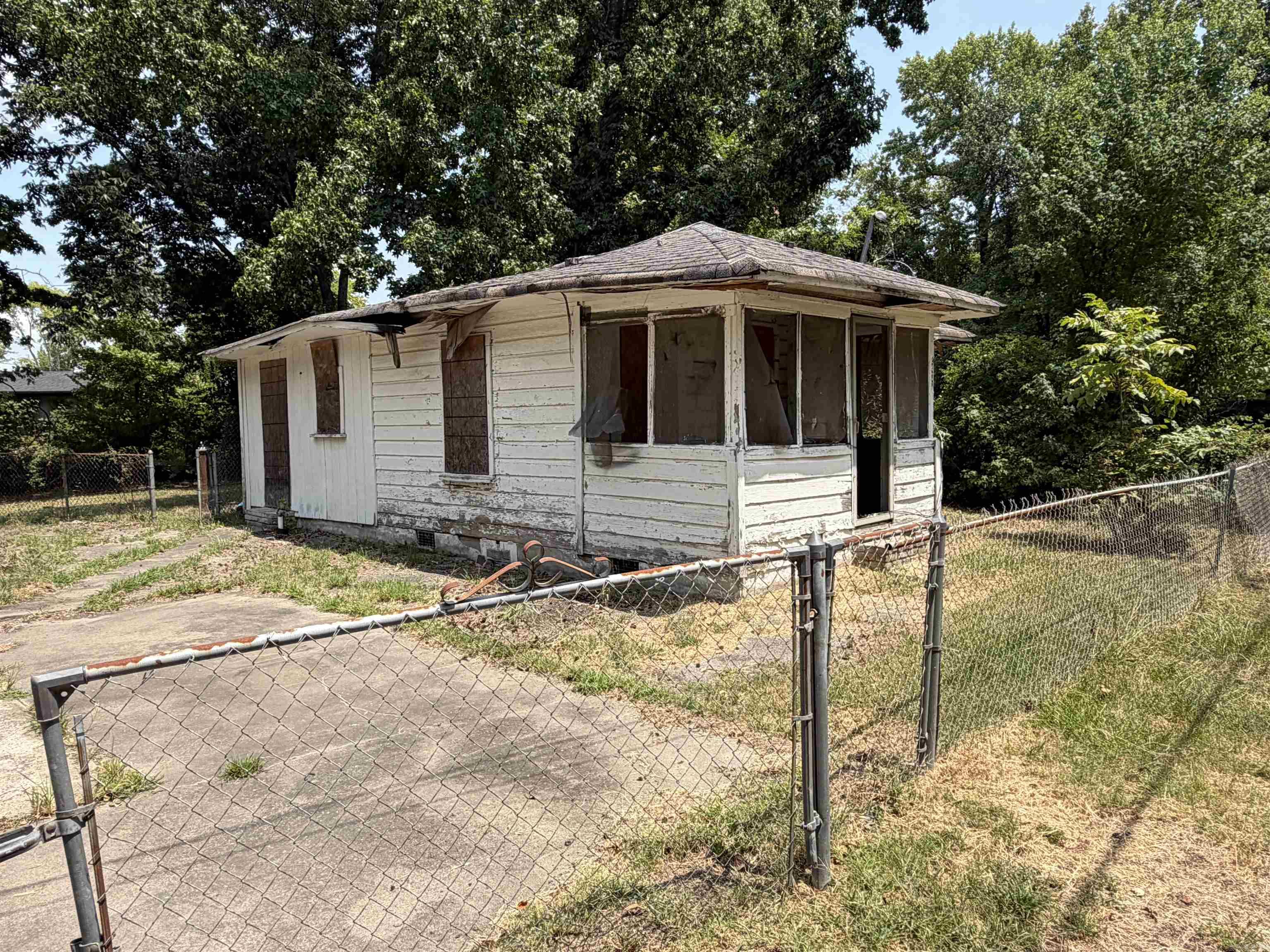 2403-2405 Roosevelt Property Photo 6