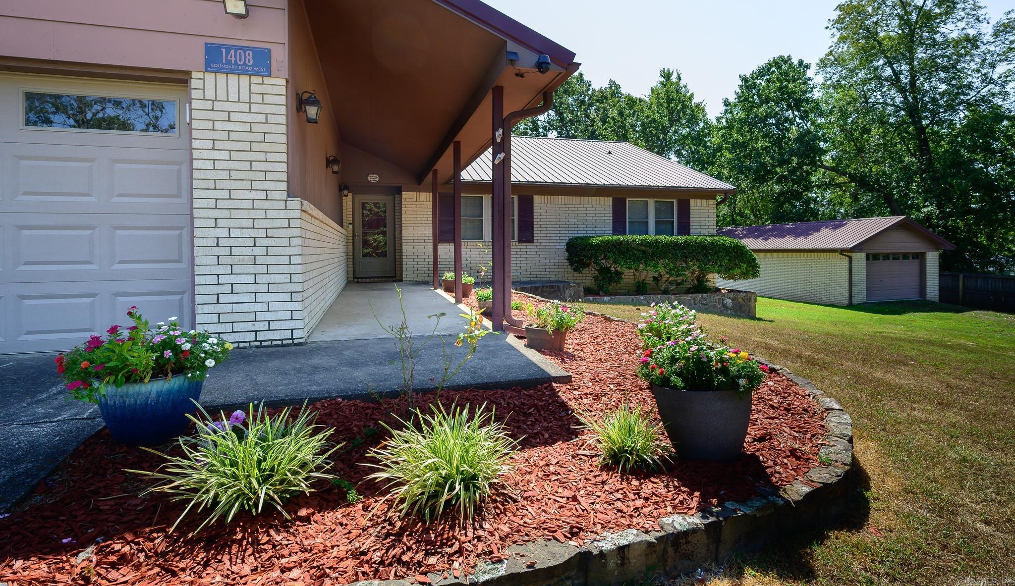1408 West Boundary Road Property Photo 3