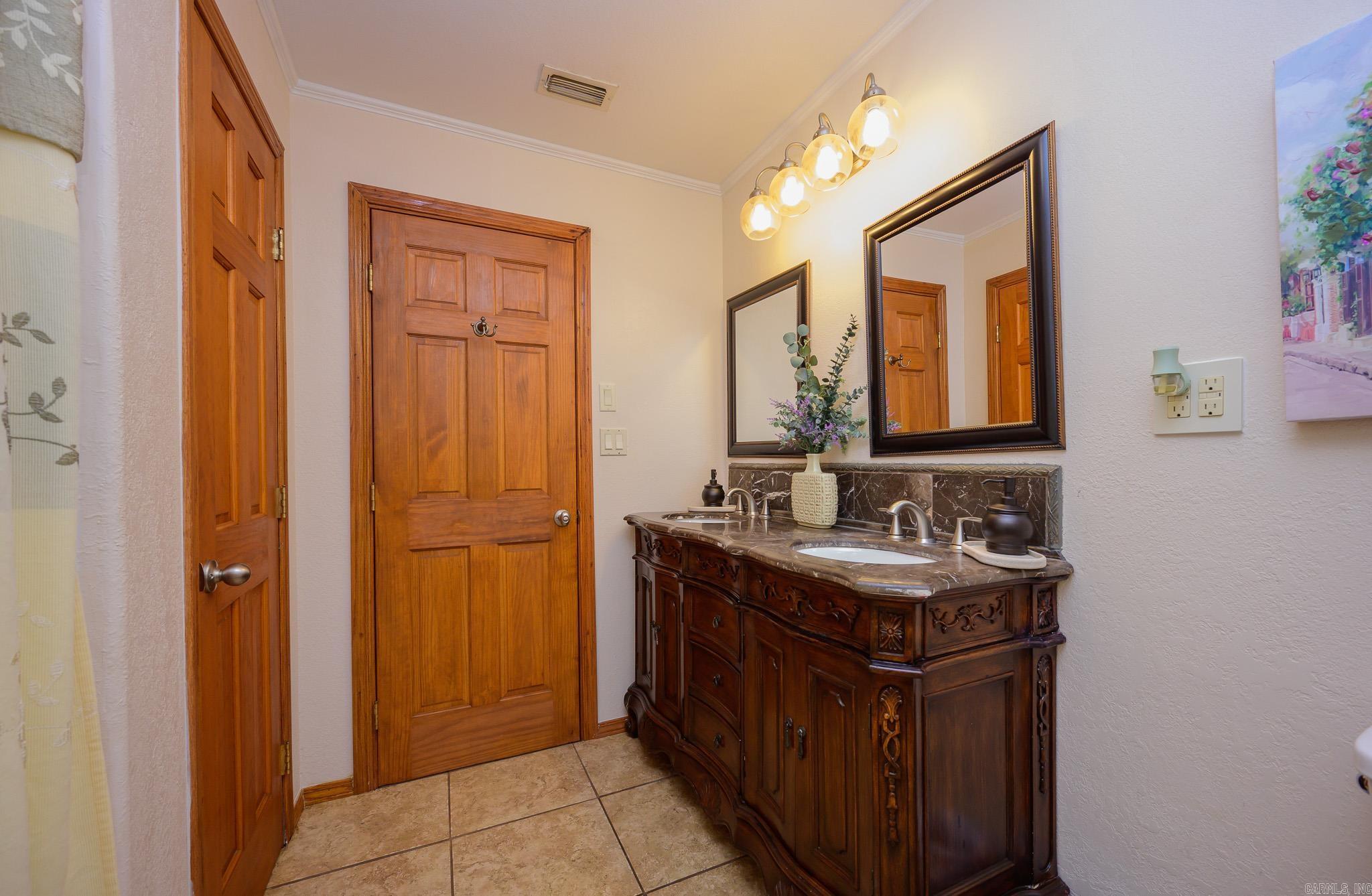 1408 West Boundary Road Property Photo 24