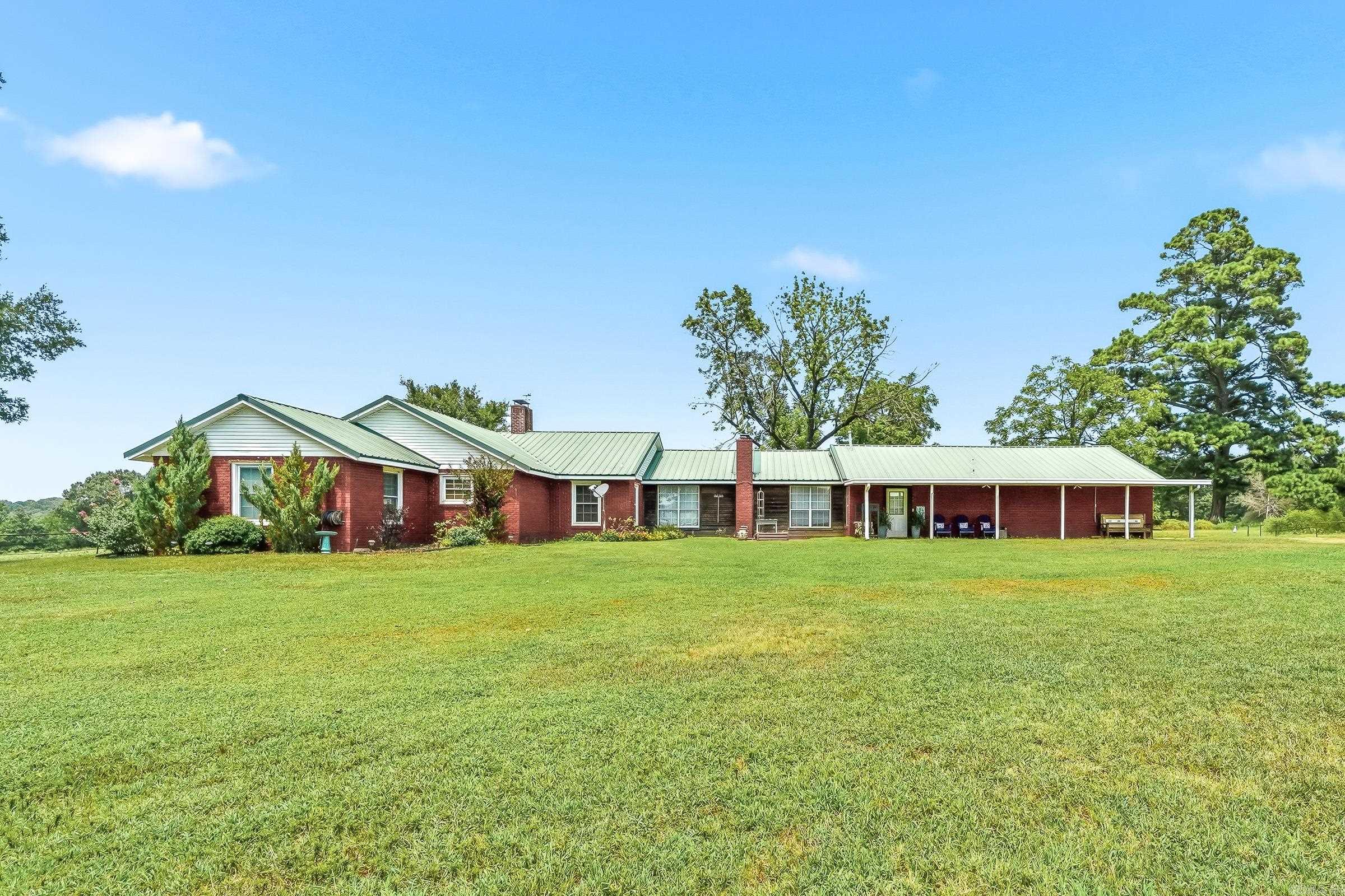 137 Pickering Drive Property Photo 1