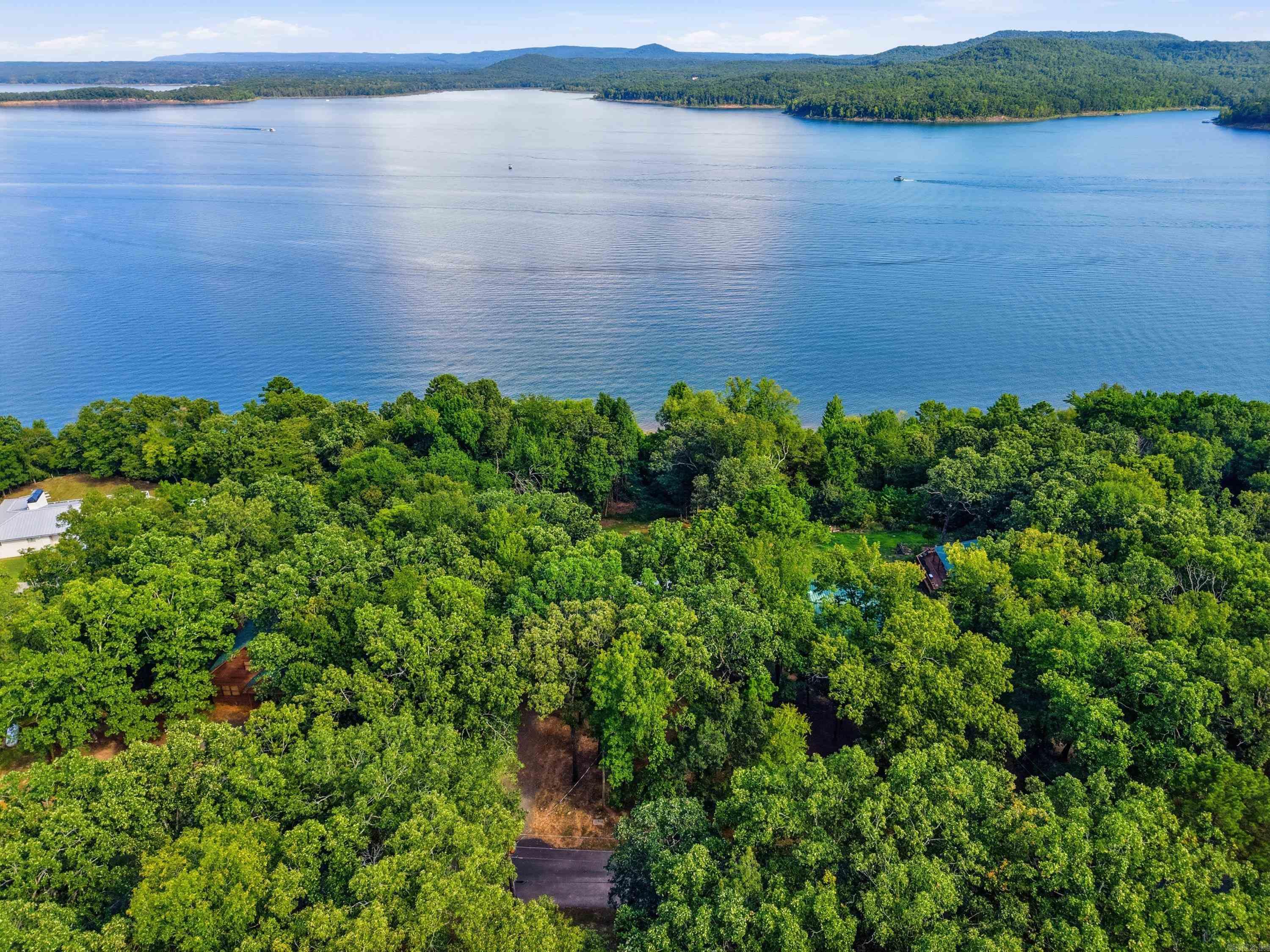 360 Shore Drive Property Photo 6
