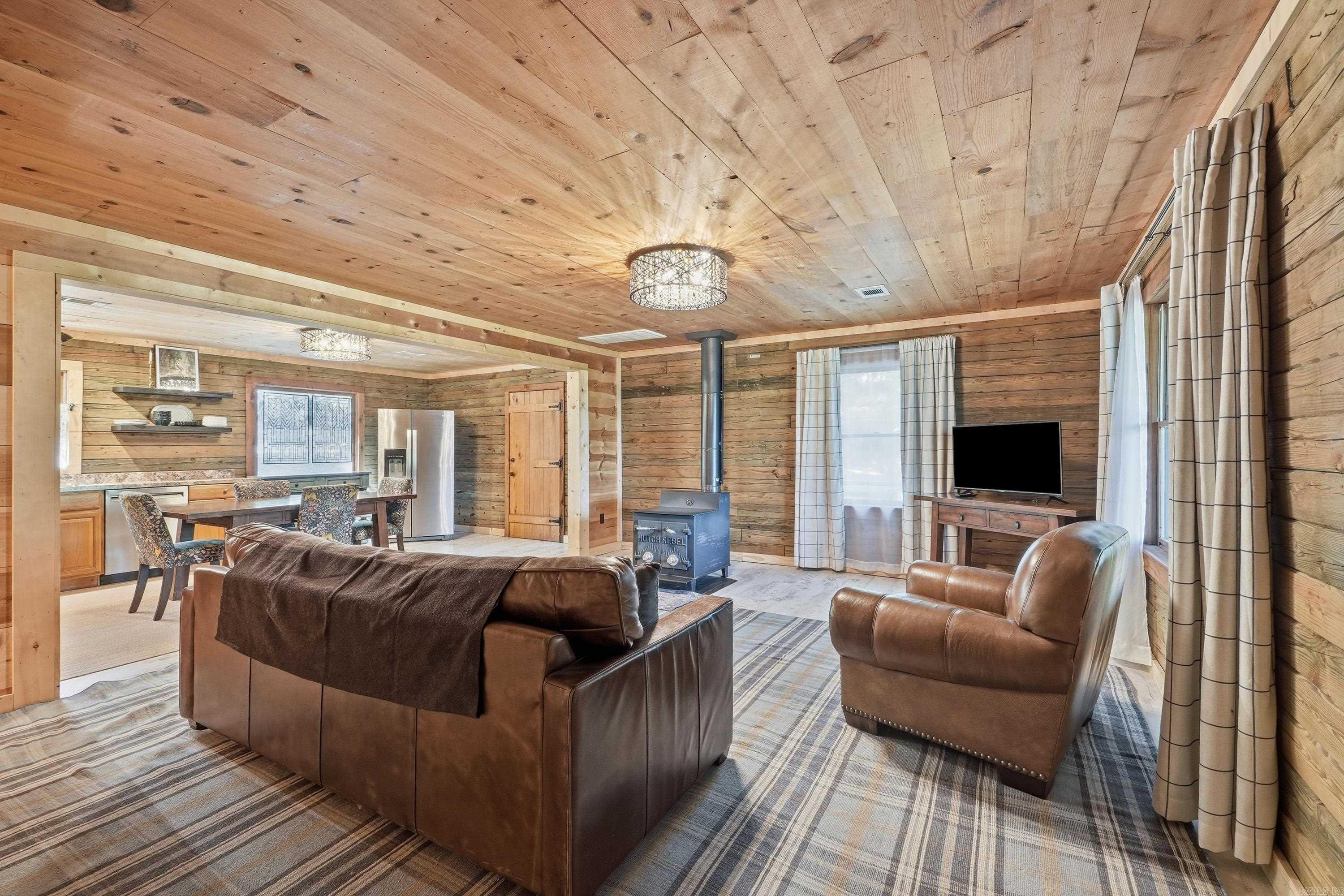 360 Shore Drive Property Photo 10