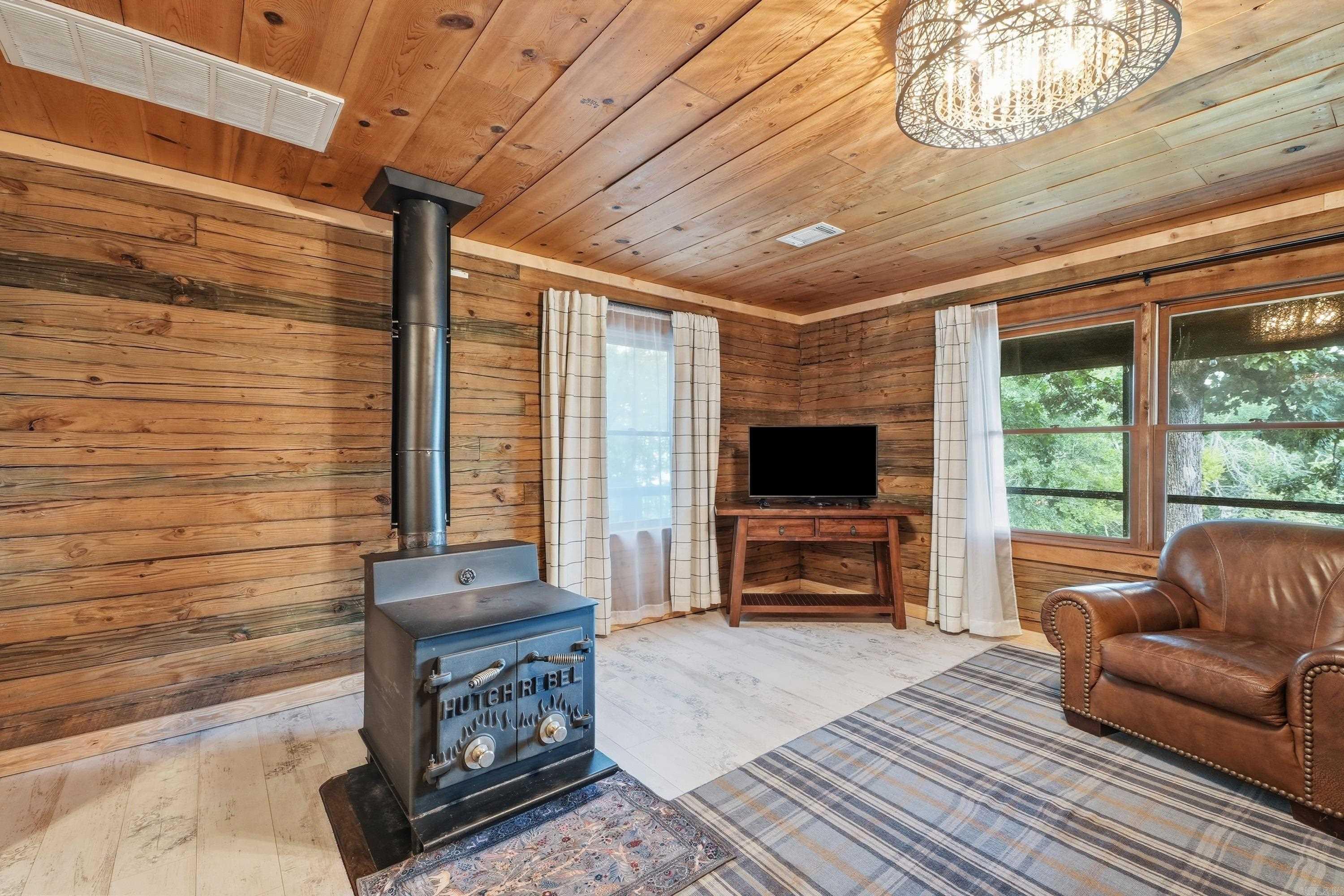 360 Shore Drive Property Photo 14