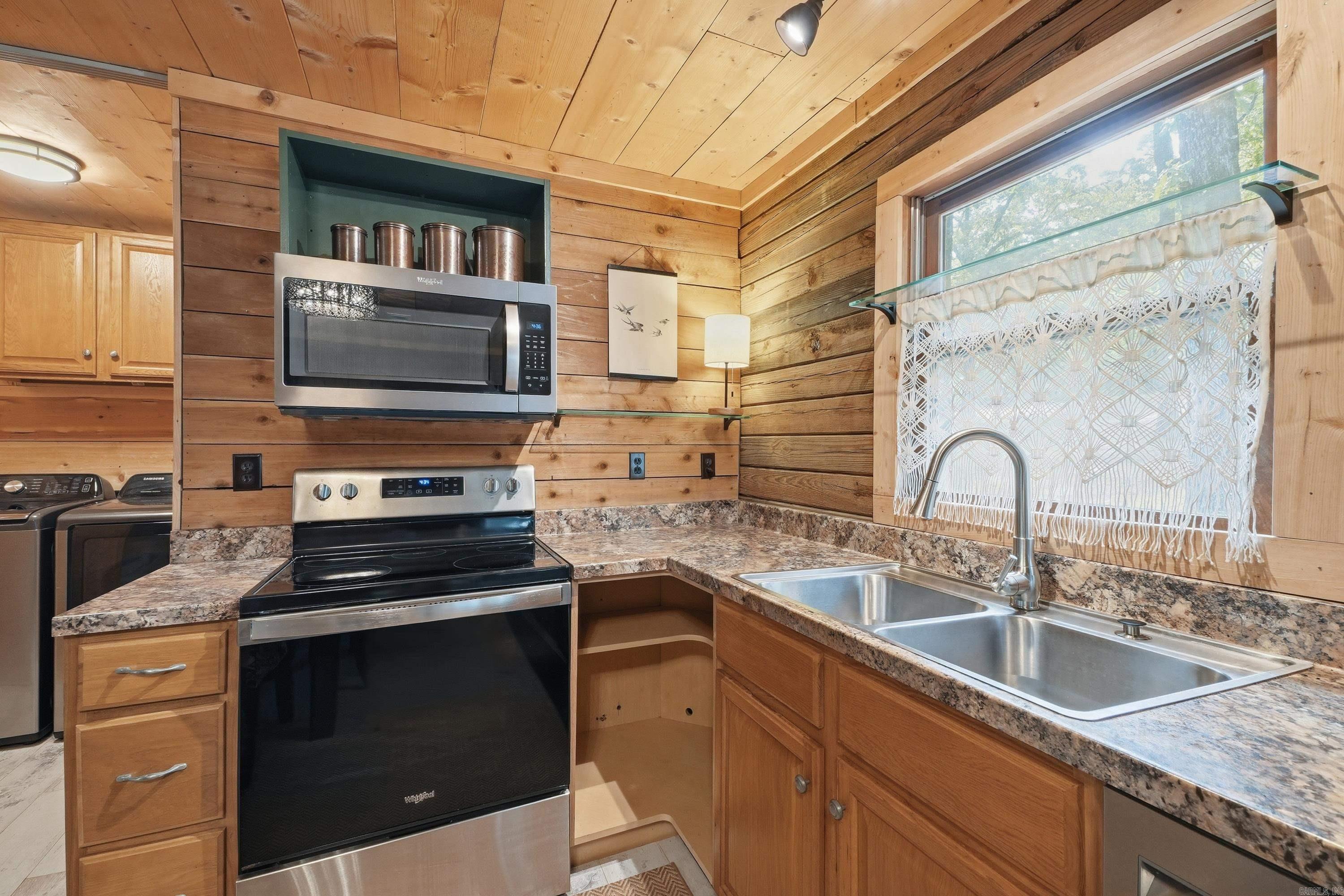 360 Shore Drive Property Photo 22